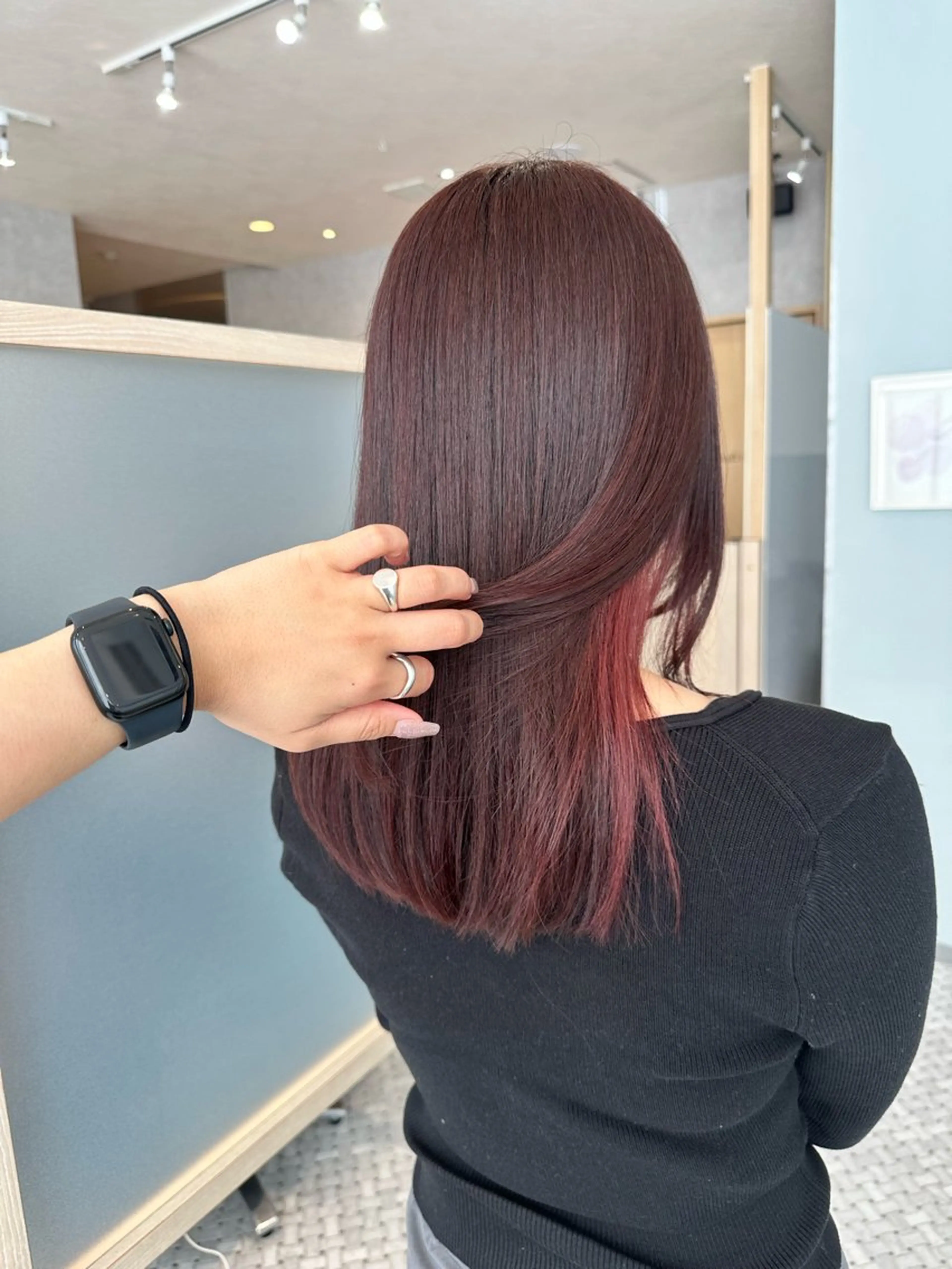 セミロング カラー ヘアアレンジ ピンクカラー レッドカラー 髪質改善 トリートメント REONA🪽✨ 日常に馴染む髪🫧のヘアスタイル