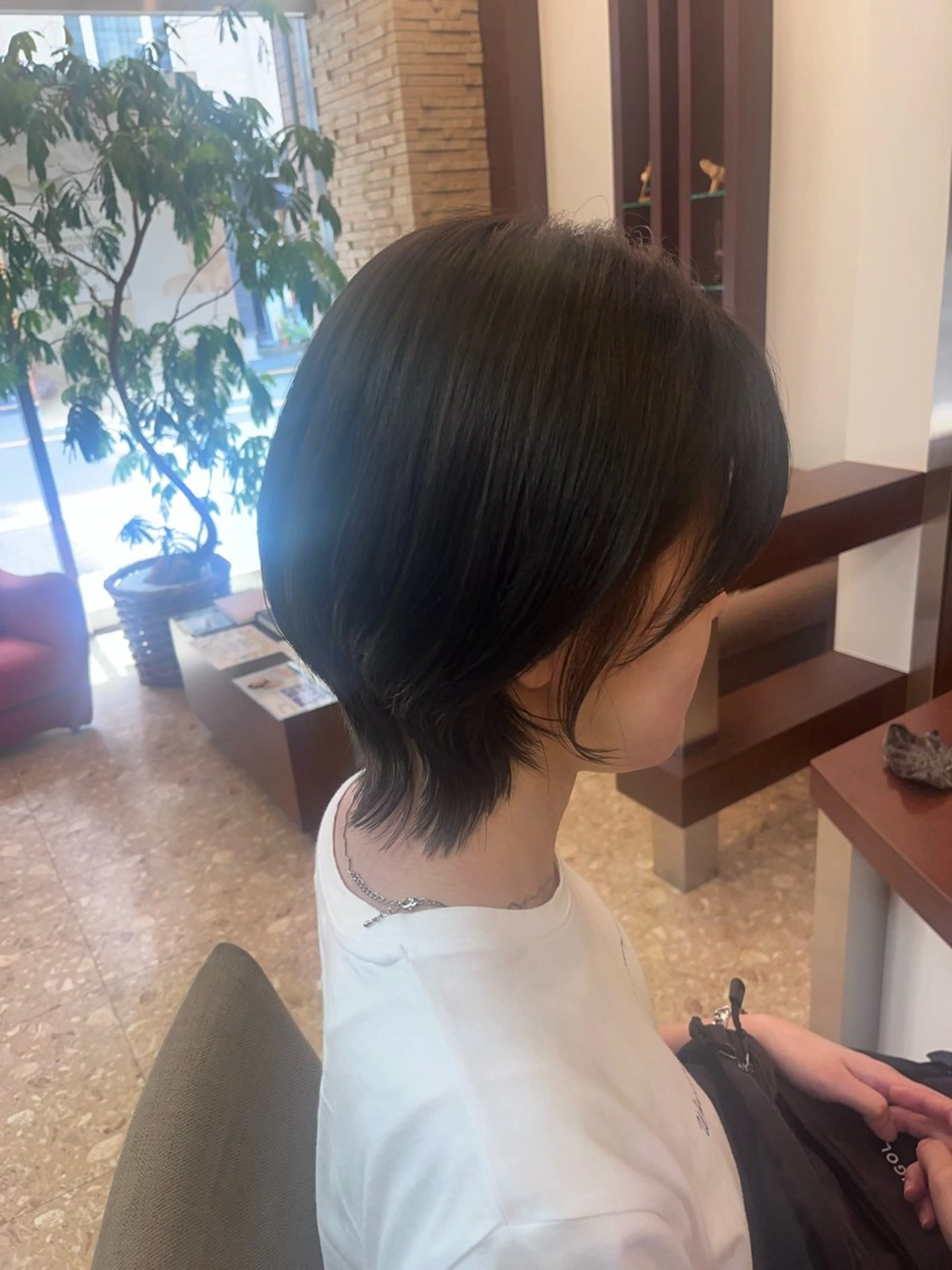 ミディアム カラー くびれヘア ウルフカット カット ヘアカラー ボブ得意 🤍山内　飛鳥🤍のヘアスタイル