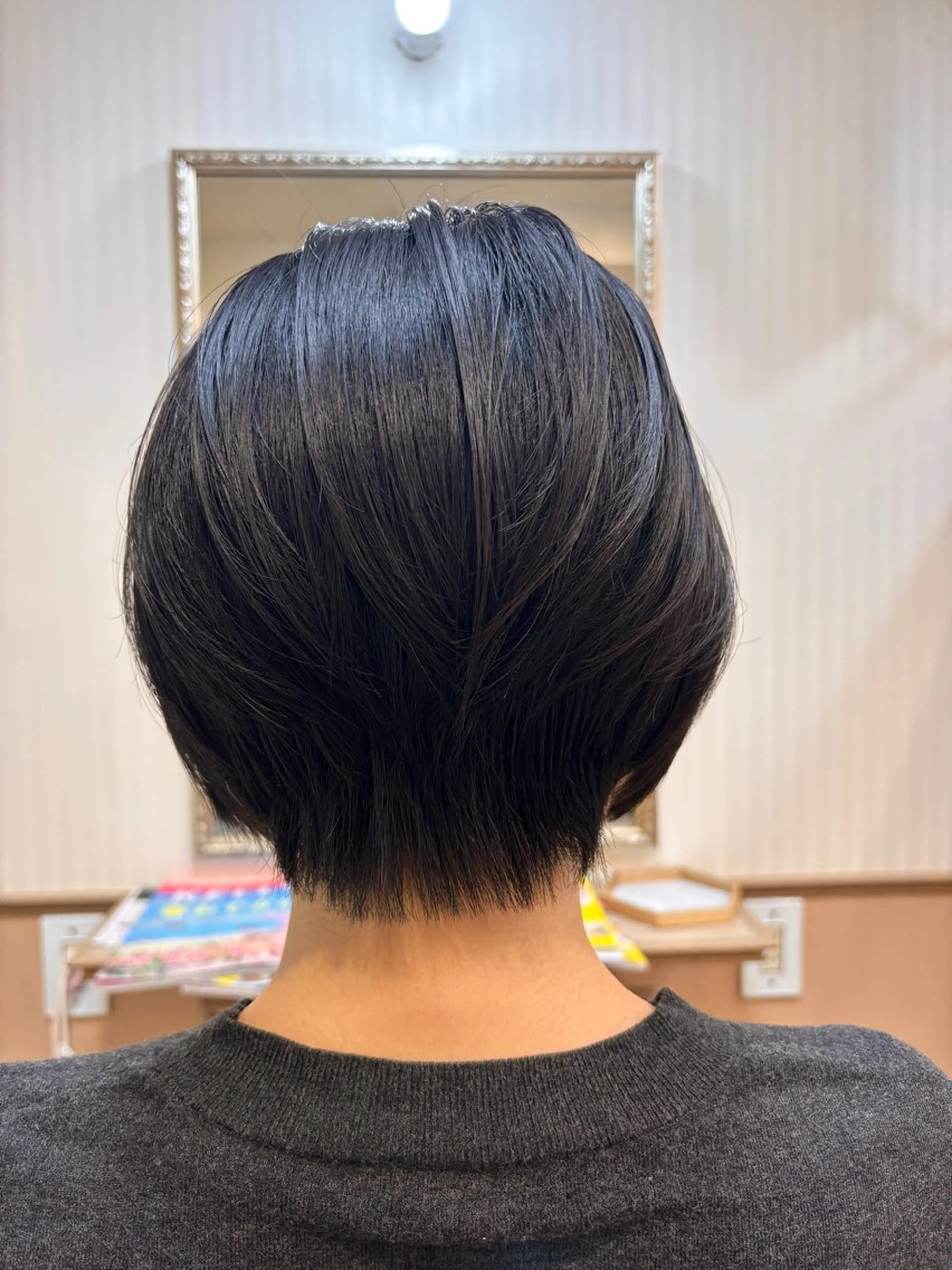 ショート シンセティックヘアデザイン所属・吉井 愛のヘアスタイル