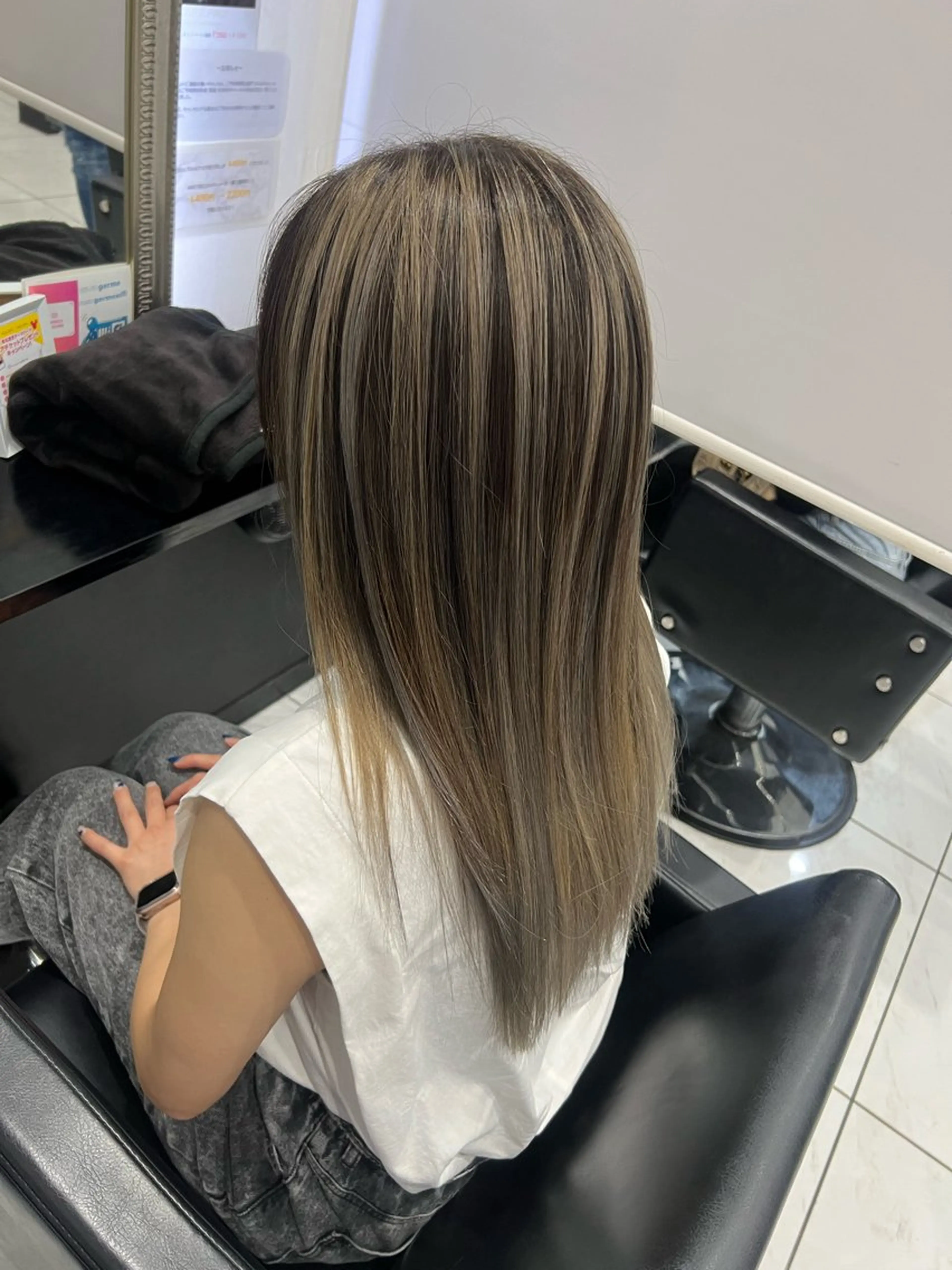 セミロング カラー バレイヤージュ グレージュ レイヤーカット YUDU🍊 germe/ジェルムのヘアスタイル