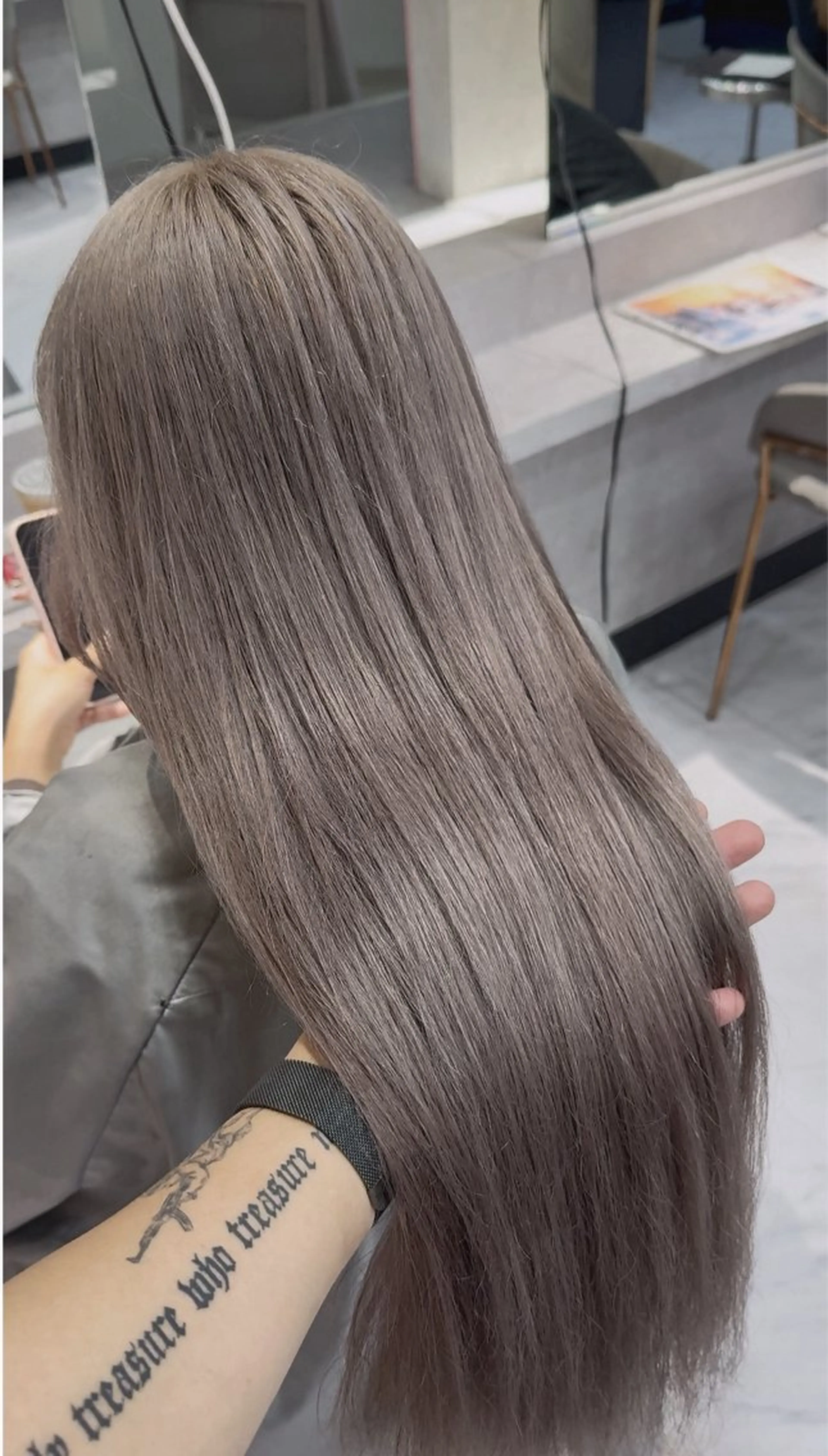 カラー kai_ GEMのヘアスタイル