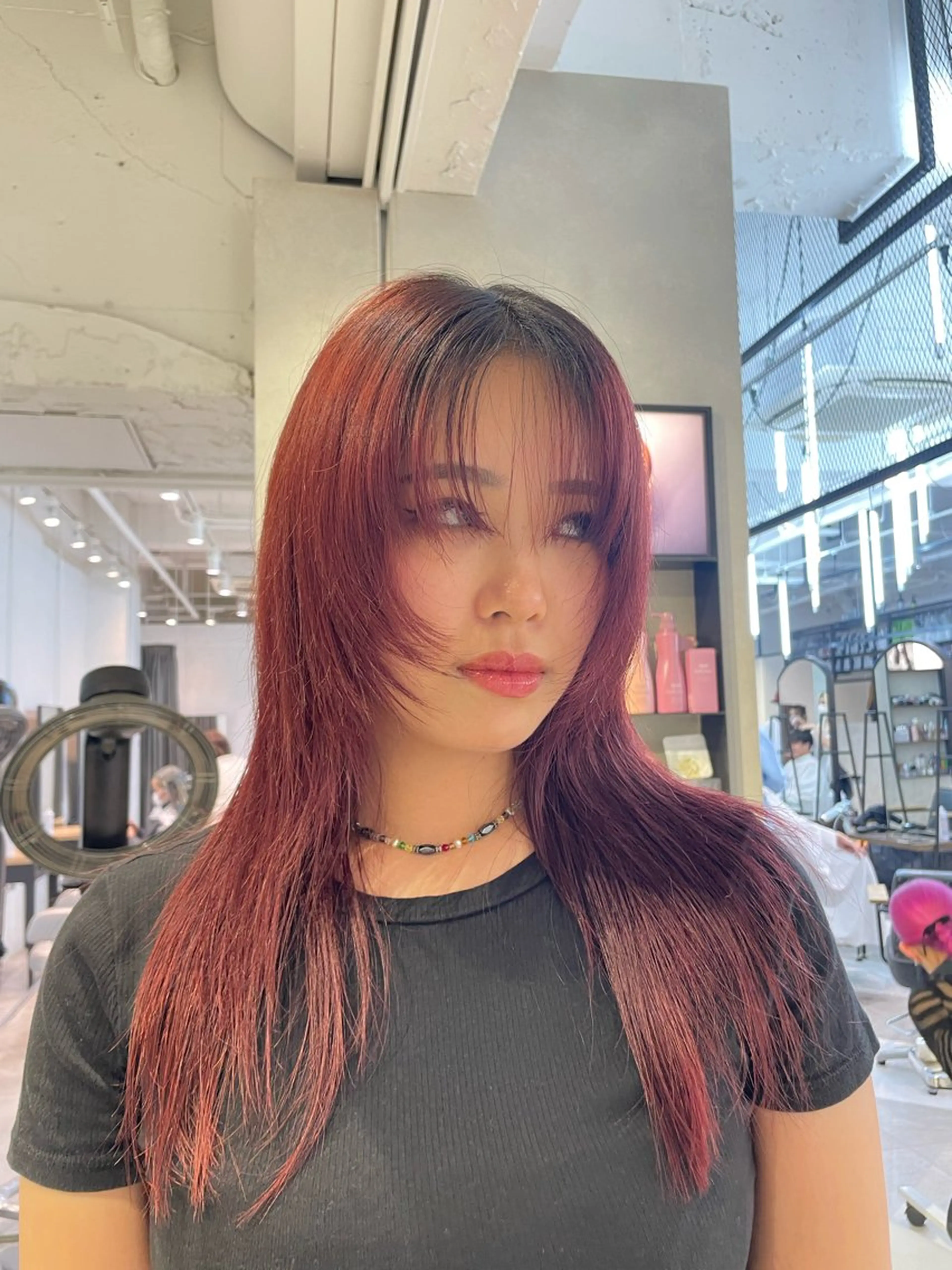 セミロング カラー レッドカラー ヘアカラー 🌟暖色系ハイトーン 🌟AIのヘアスタイル