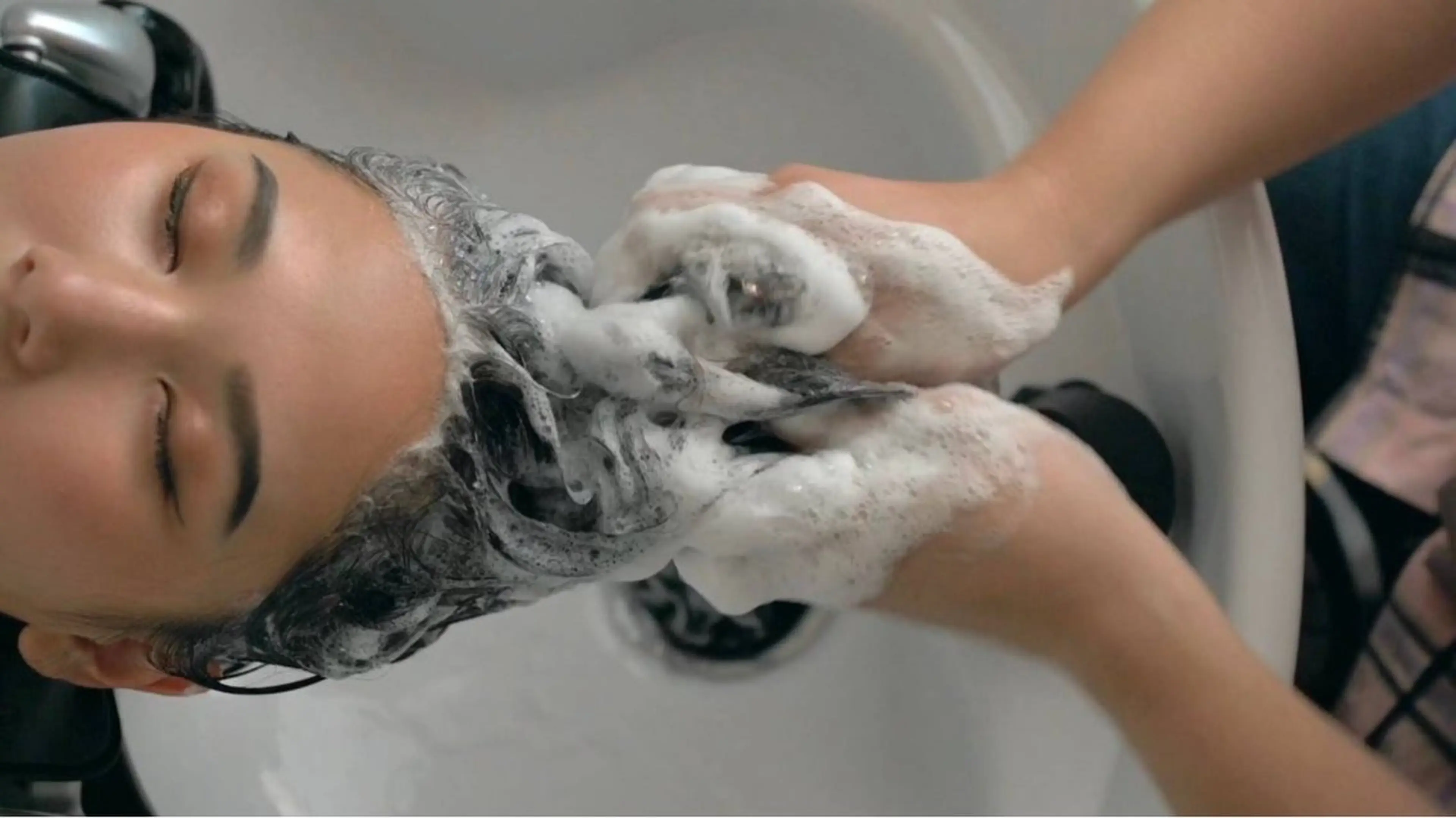 ロング 大倉 未波のヘアスタイル