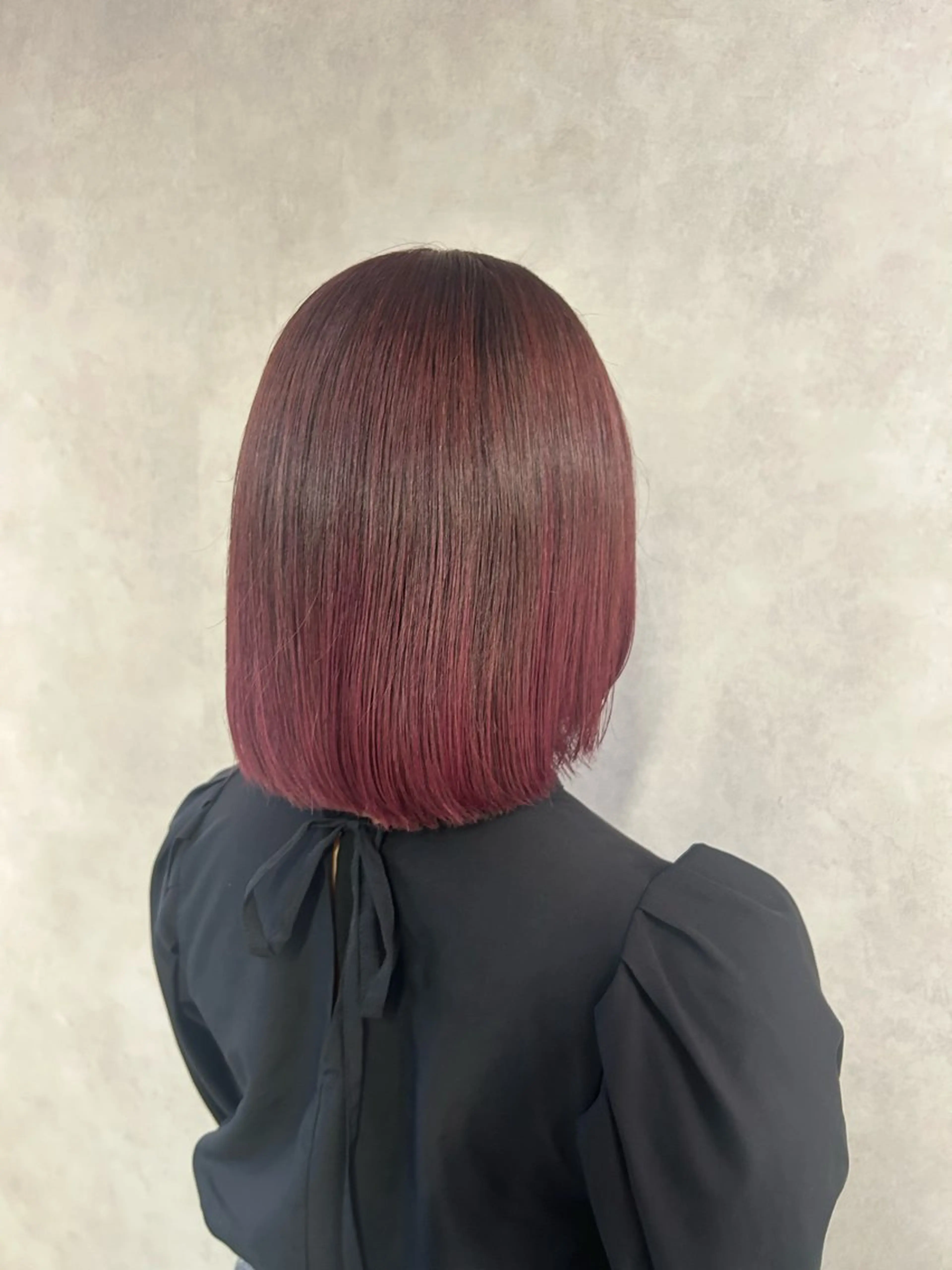 ショート カラー ブリーチ グラデーションカラー ピンクカラー レッドカラー カット ヘアカラー トリートメント 透明感カラー🫧 /有野ひかりのヘアスタイル