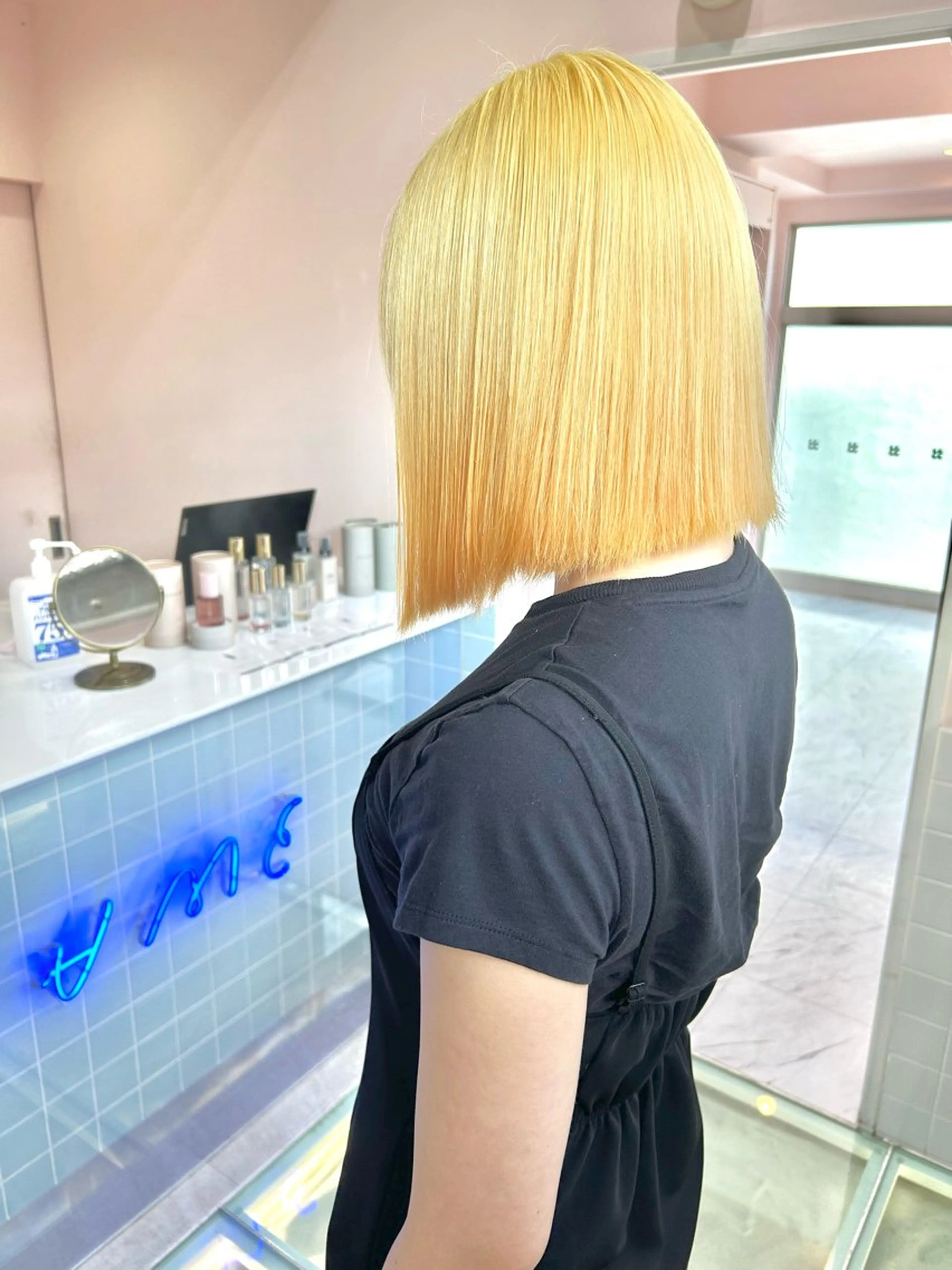 ショート カラー ヘアカラー トリートメント ブリーチ/ハイトーン 🌏💊RAINEのヘアスタイル