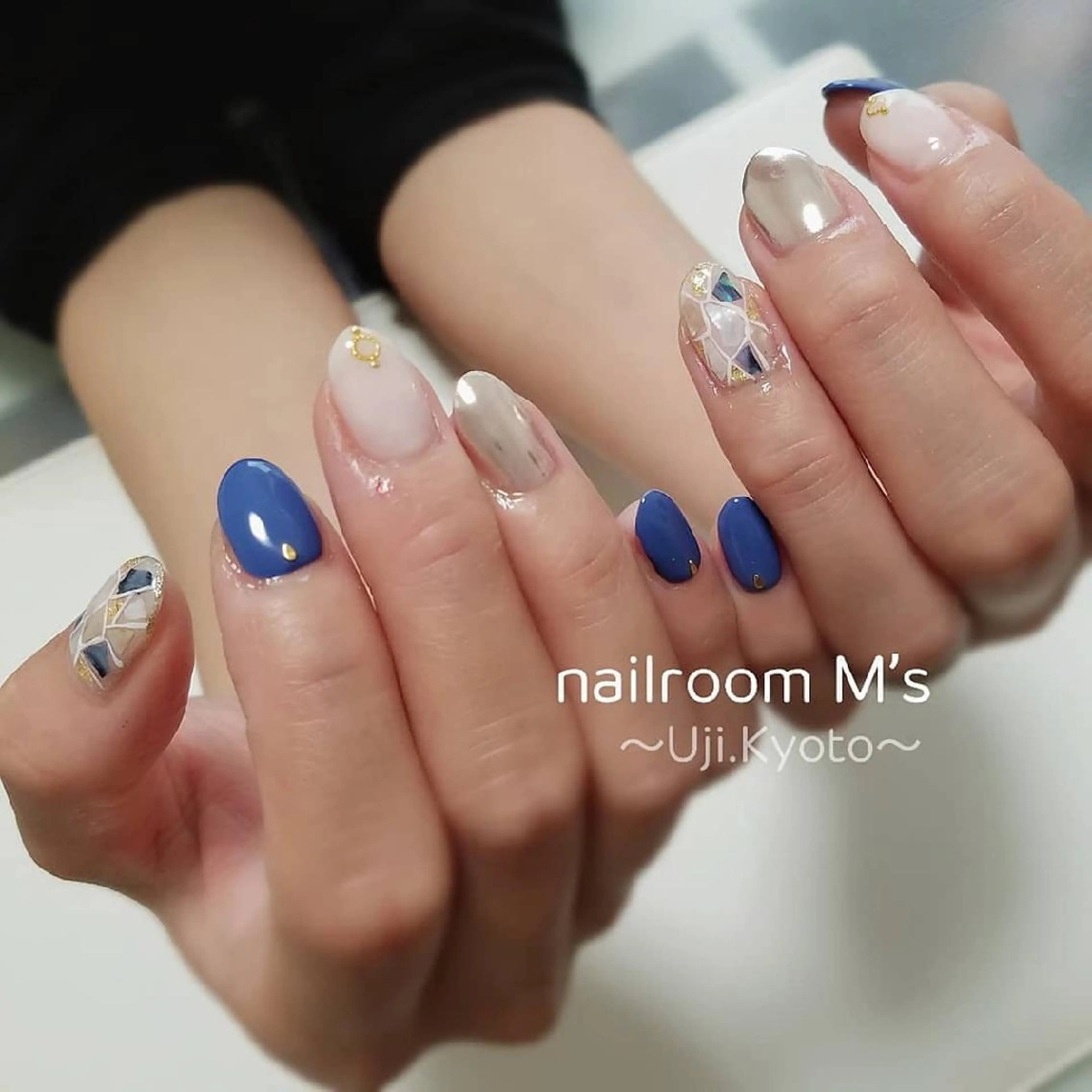 ネイル ミラーネイル . ひふみのエステ・リラクイメージ