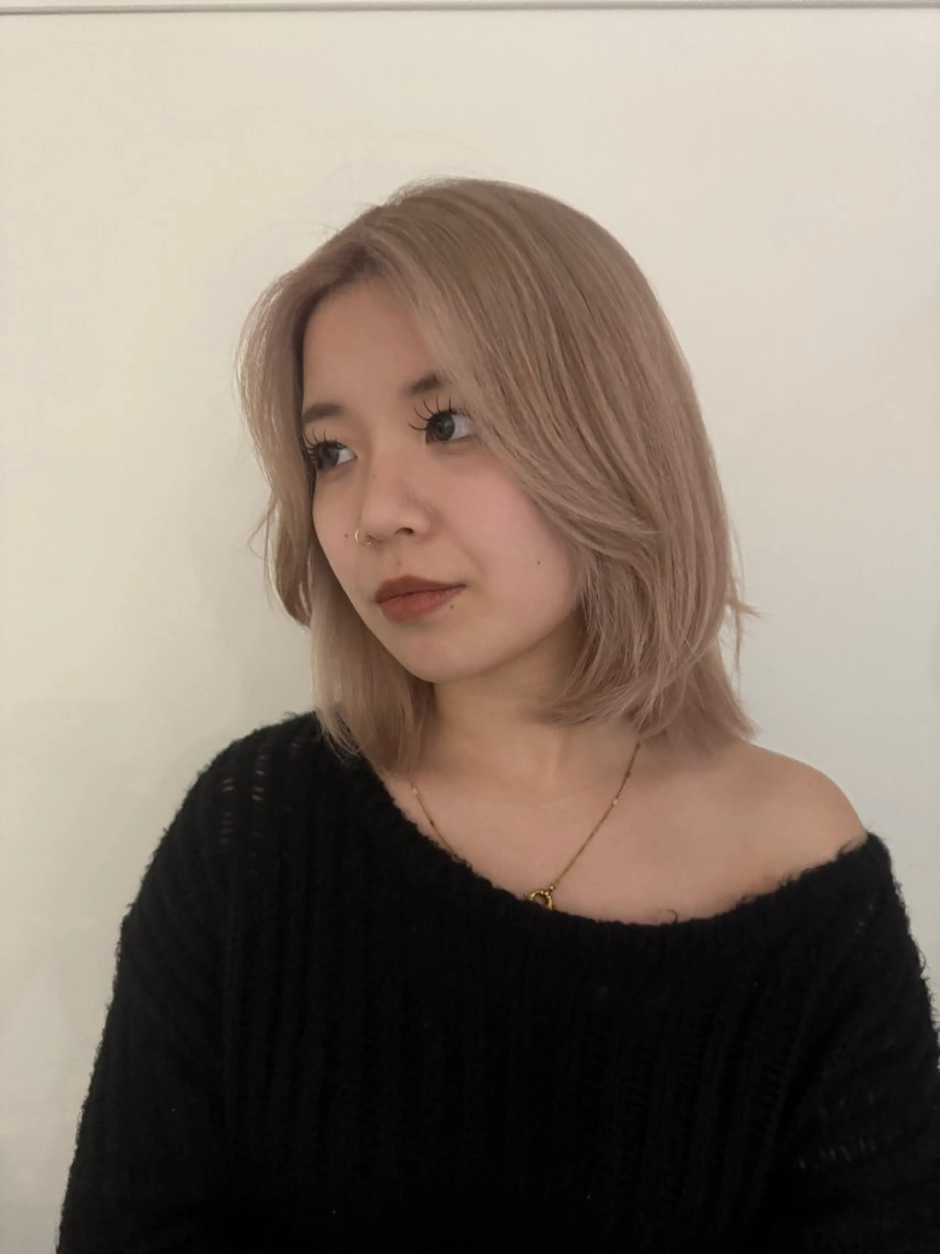 ミディアム ボブ/ハイトーン🪽 堀内志茉🍀のヘアスタイル