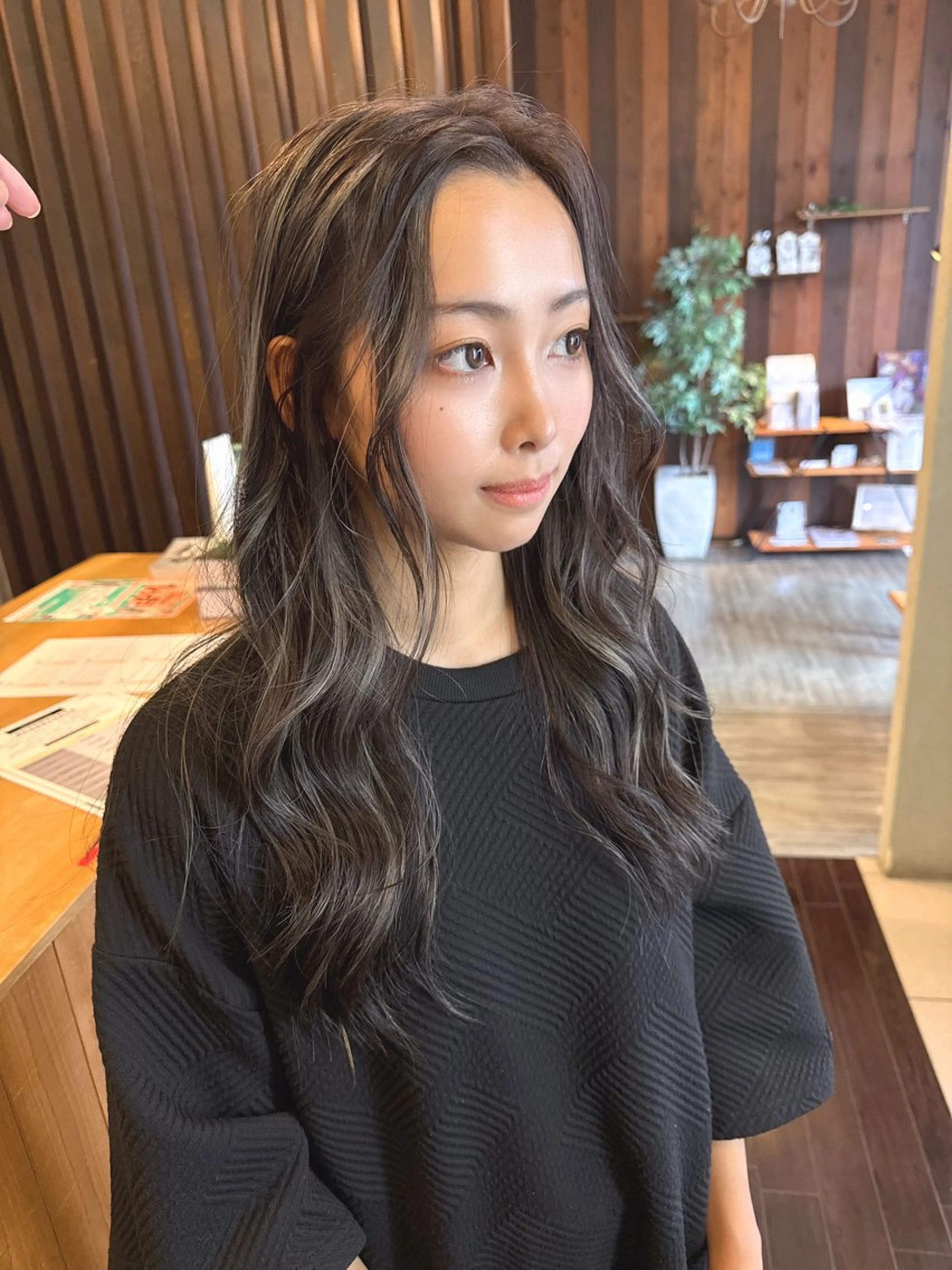 ロング カラー ハイライトカラー ハイライト ヘアカラー トリートメント 具志 正太のヘアスタイル
