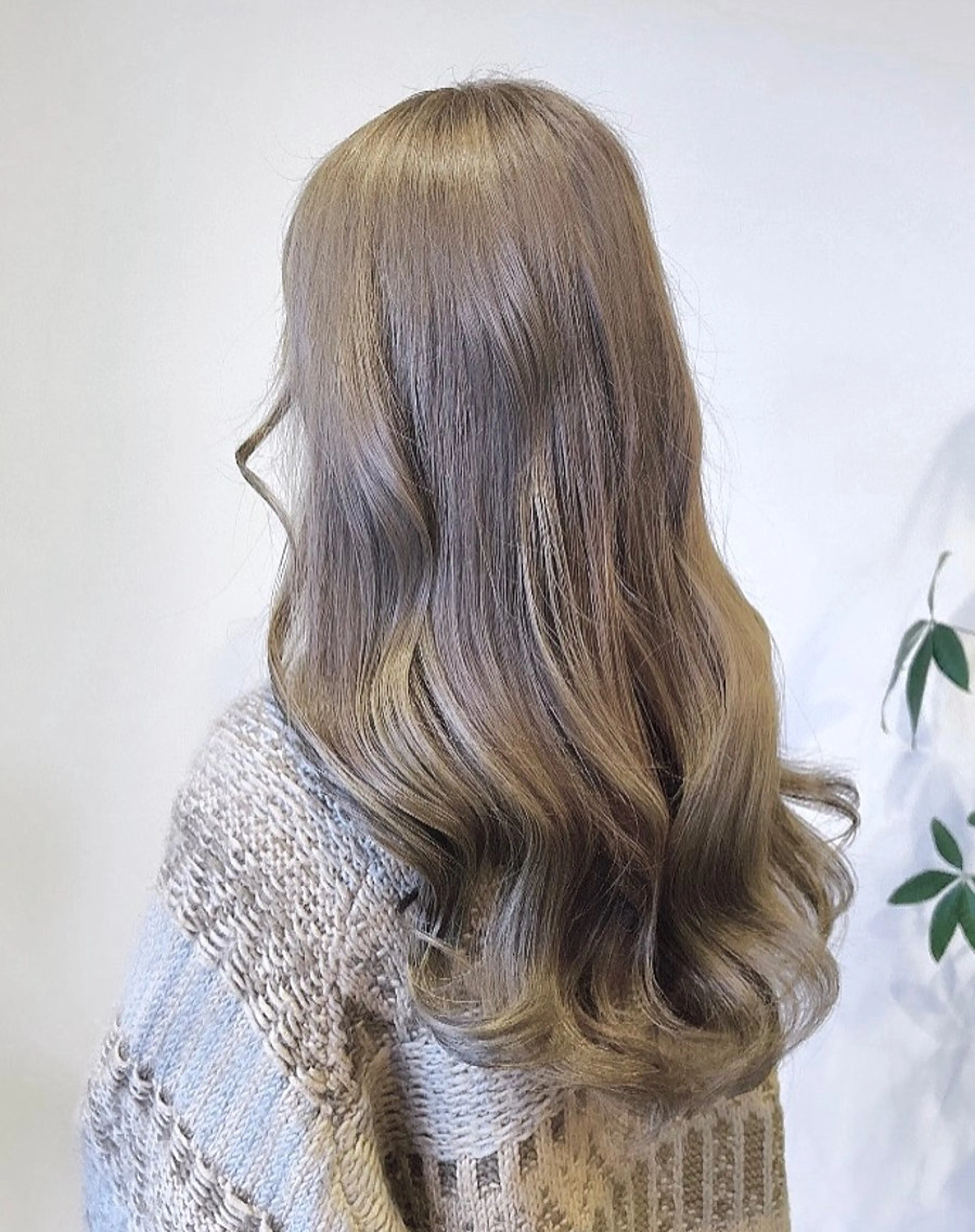 ロング カラー ブリーチ ハイトーンカラー ブリーチなしカラー トリートメント ヘアカラー トリートメント 小島 千夏のヘアスタイル