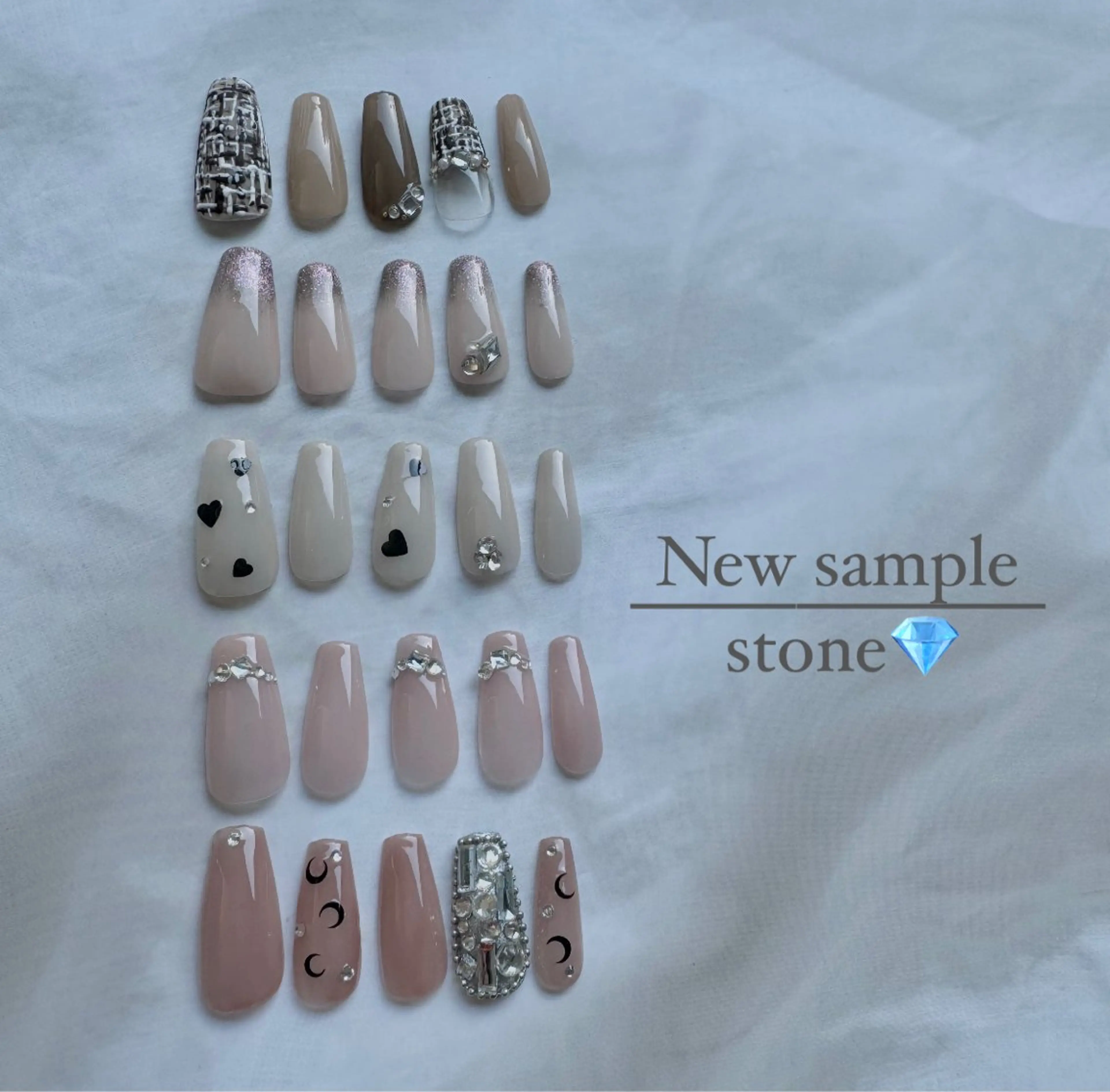 ネイル キラキラネイル 韓国ネイル Aulu'bネイル ボディージュエリーのネイルデザイン