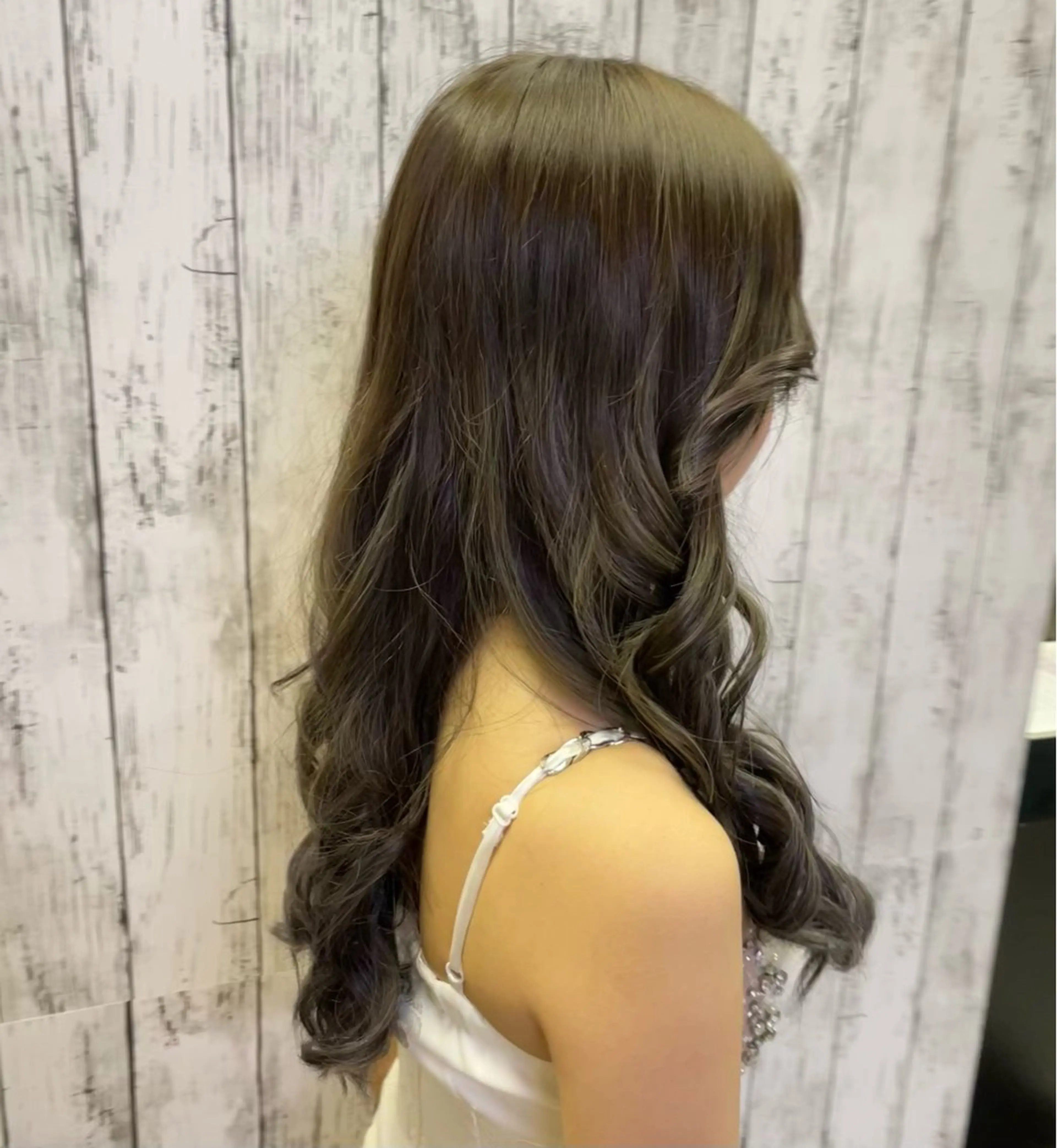 ロング カラー パーマ ロング 森山 陽菜のヘアスタイル