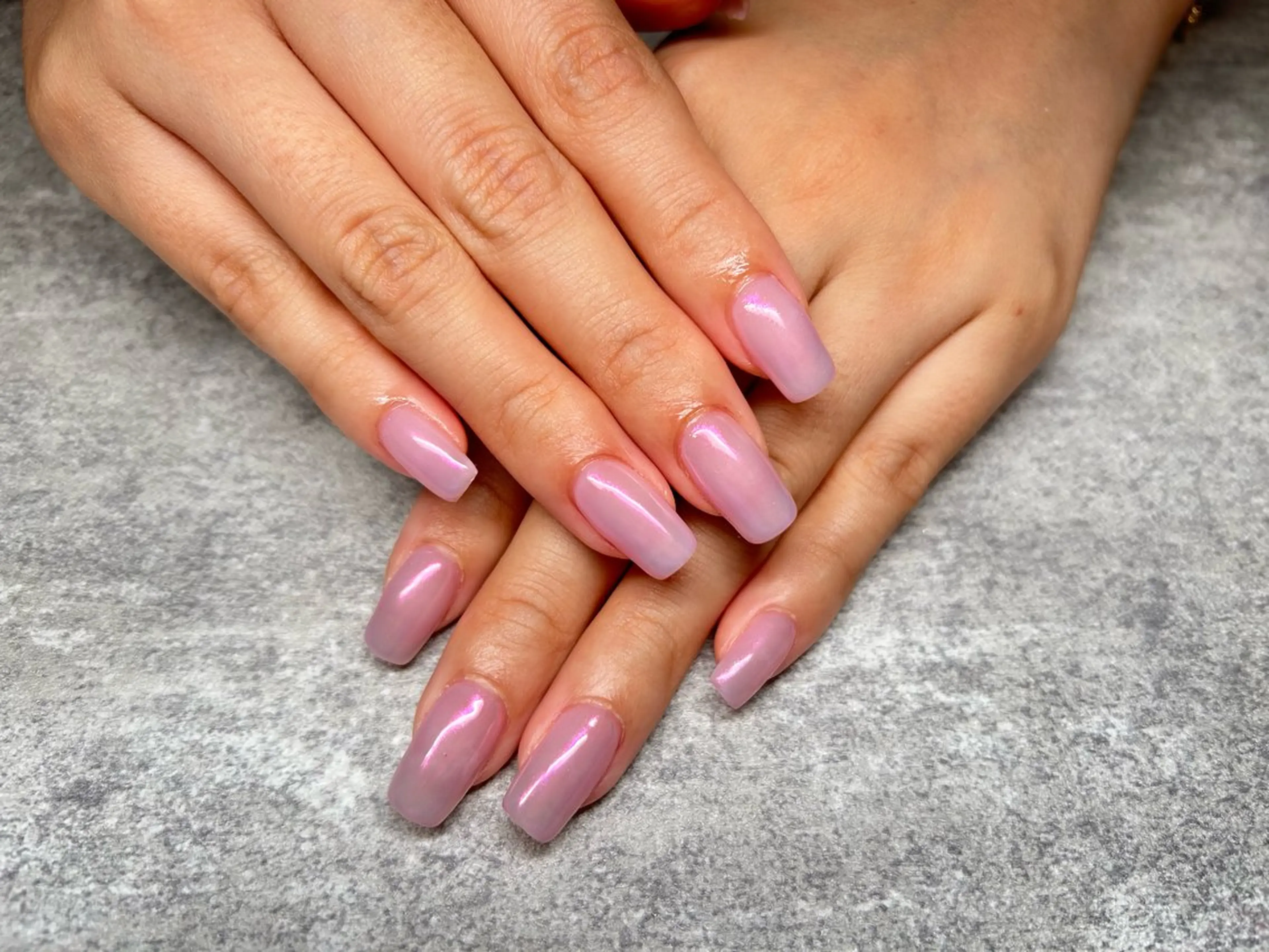 ネイル オーロラネイル シンプルネイル Lisa’s Salonのネイルデザイン