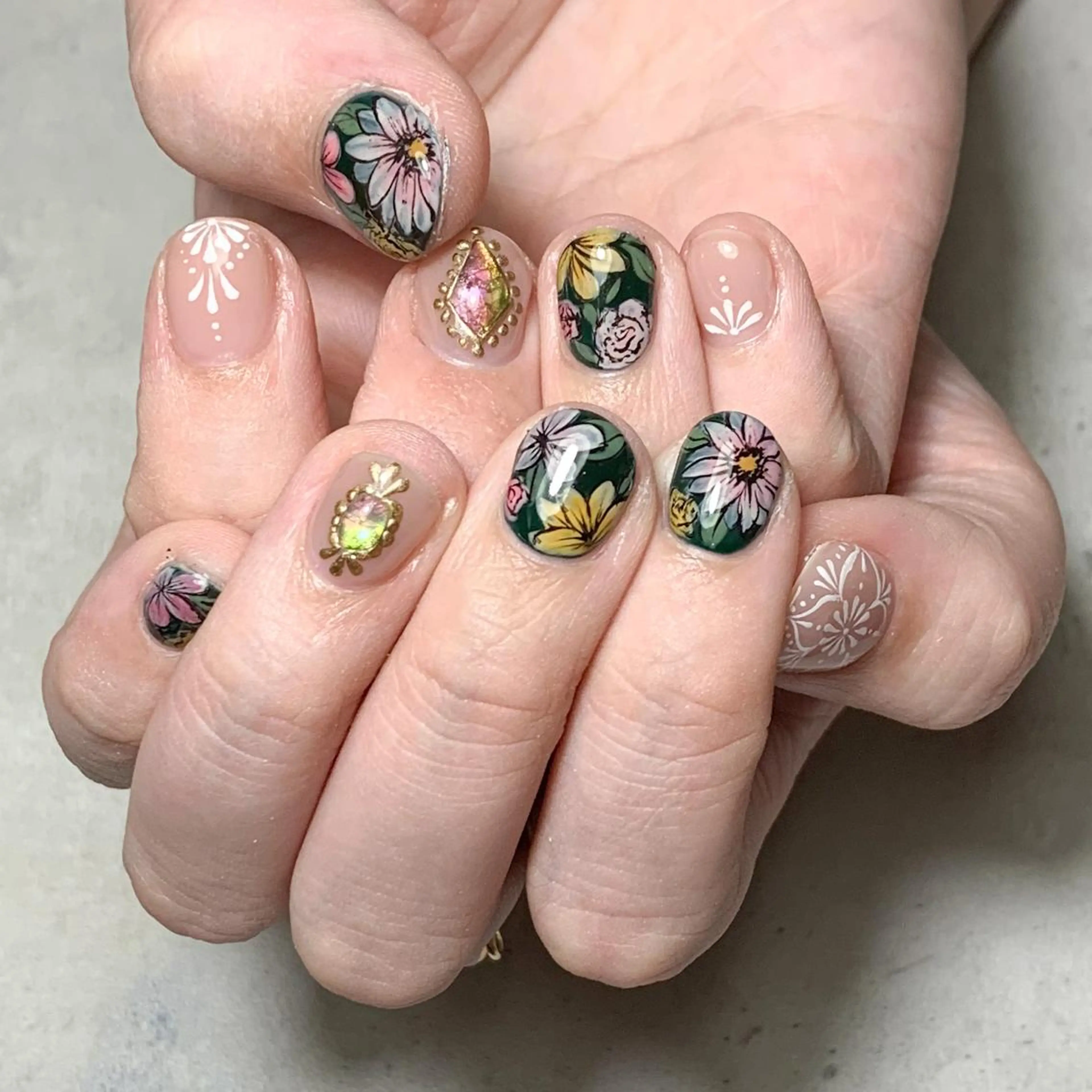 ネイル ハンドネイル atelier　FIORITURA所属・FIORITURA aiのネイルデザイン