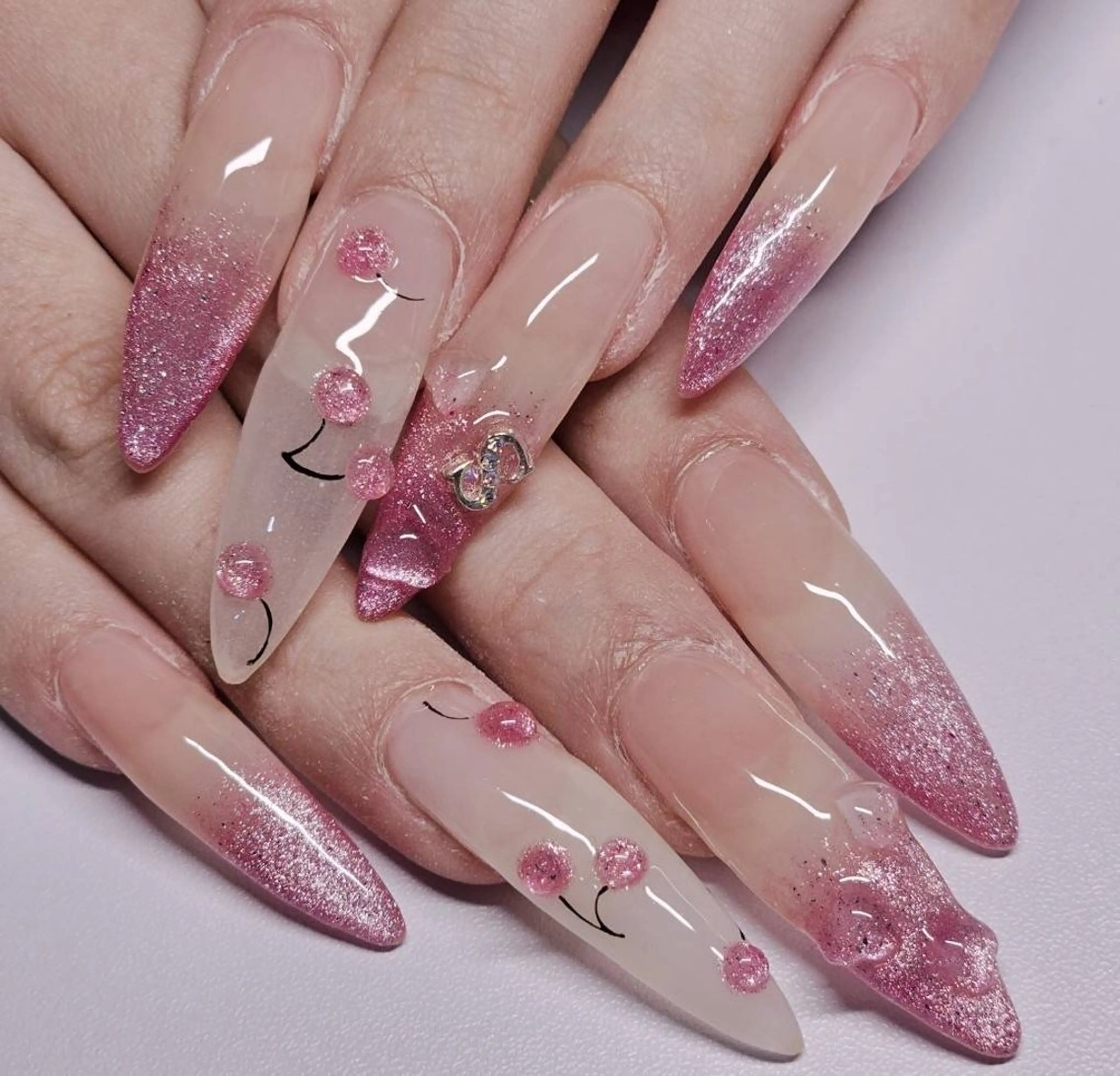 ネイル グラデーション ラメ(グリッター) マグネットネイル ピンク ハンドネイル よしだ ひろきのネイルデザイン