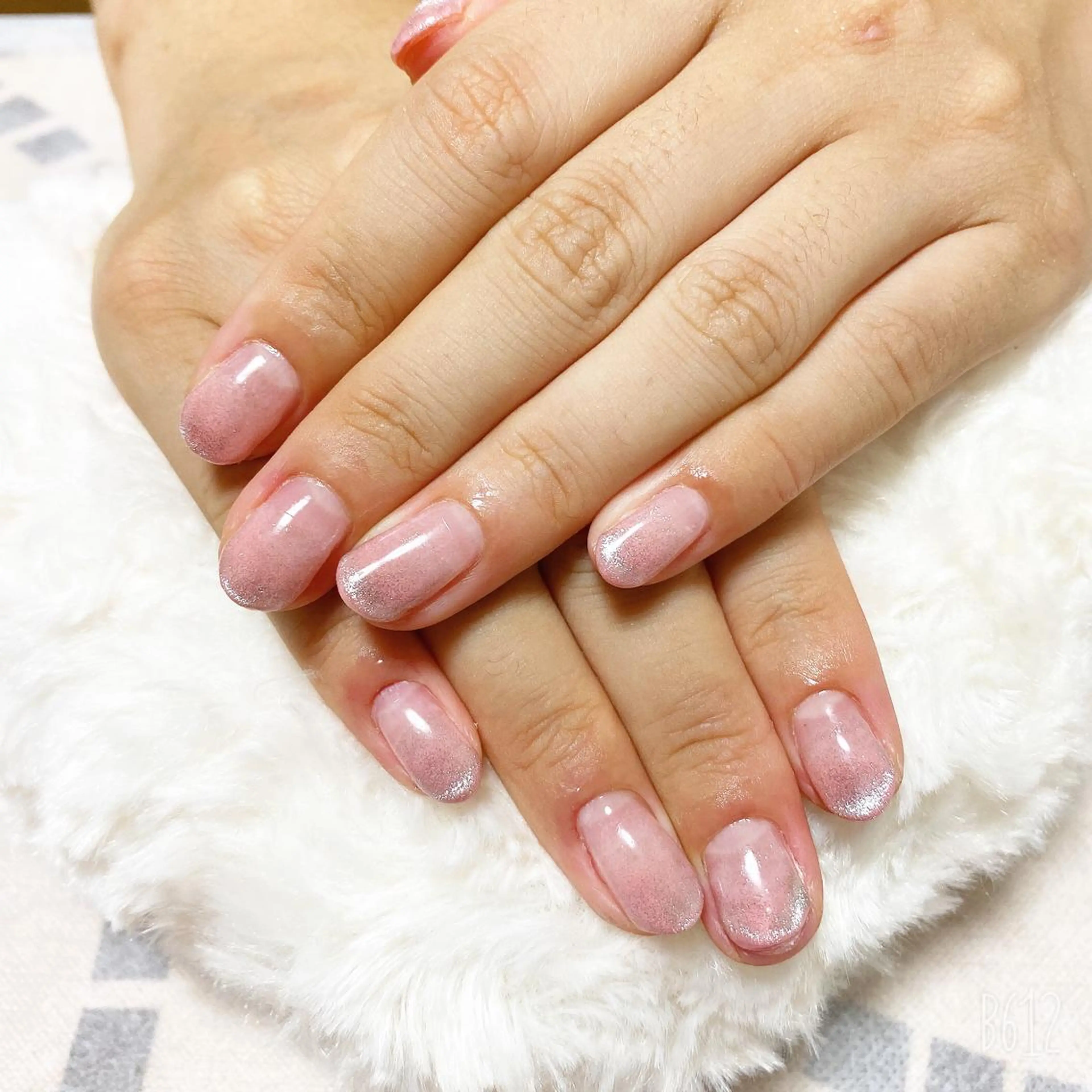 ネイル The Best Beauty受付担当のヘアスタイル