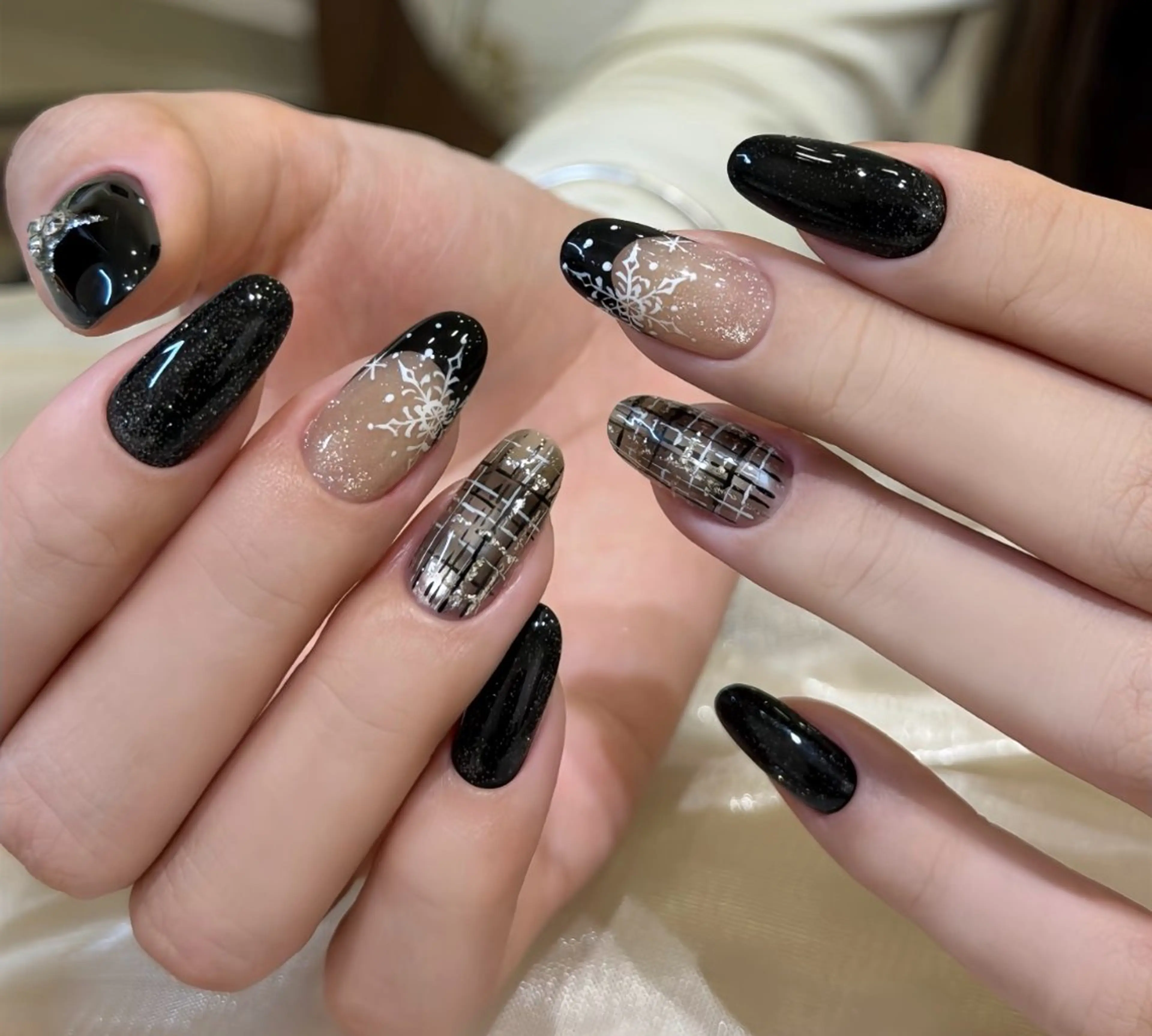 ネイル アートネイル べっ甲ネイル チークネイル 成人式 長さ出し ハンドネイル ハンドケア For you. Nail Salonのネイルデザイン