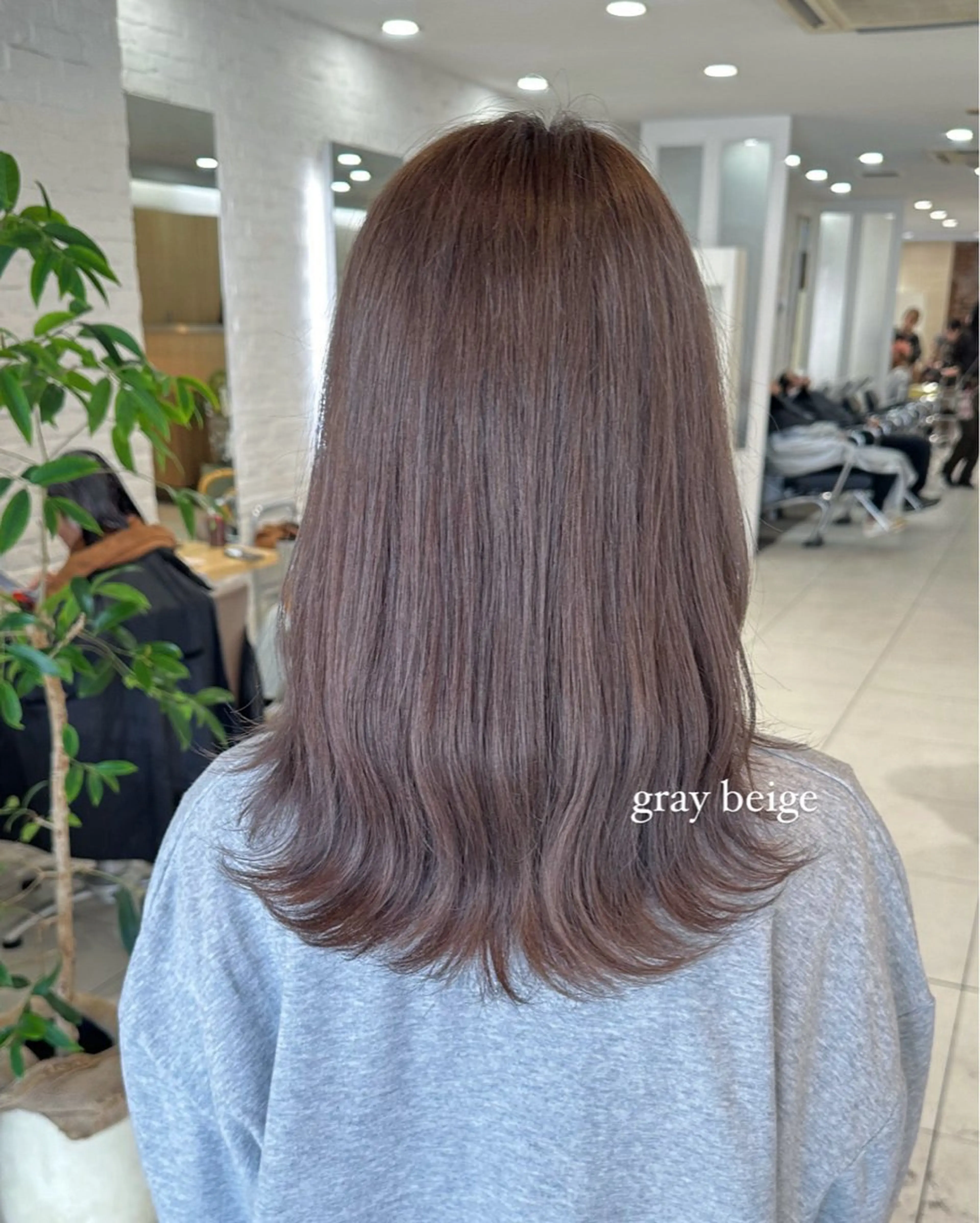 セミロング カラー ブリーチ グレージュ ヘアカラー トリートメント 山下恋佳/矢場町/ ブリーチ/ショートのヘアスタイル