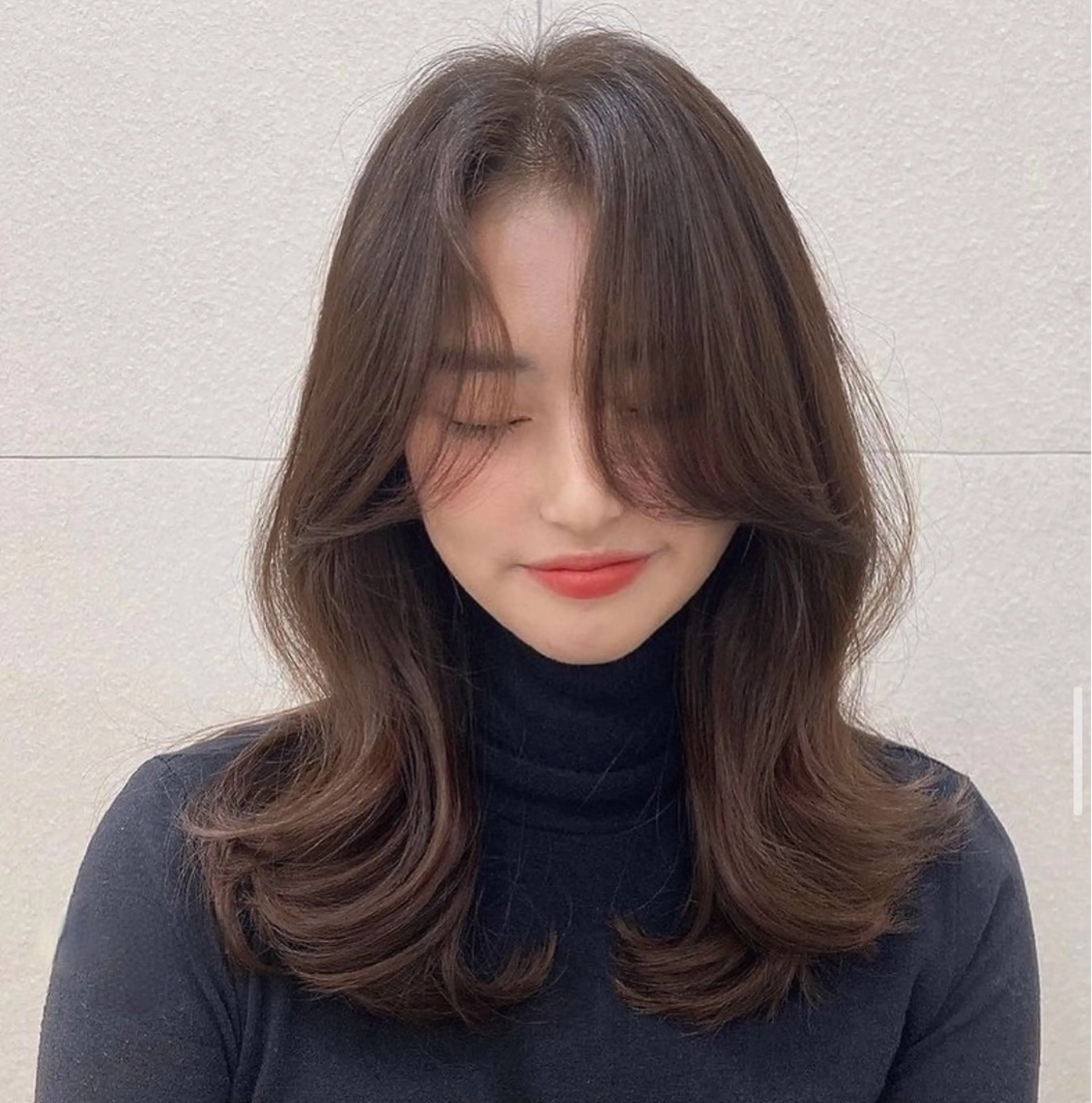 セミロング カラー レイヤーカット 外ハネヘア カット ヘアカラー トリートメント 鈴木 一貴のヘアスタイル