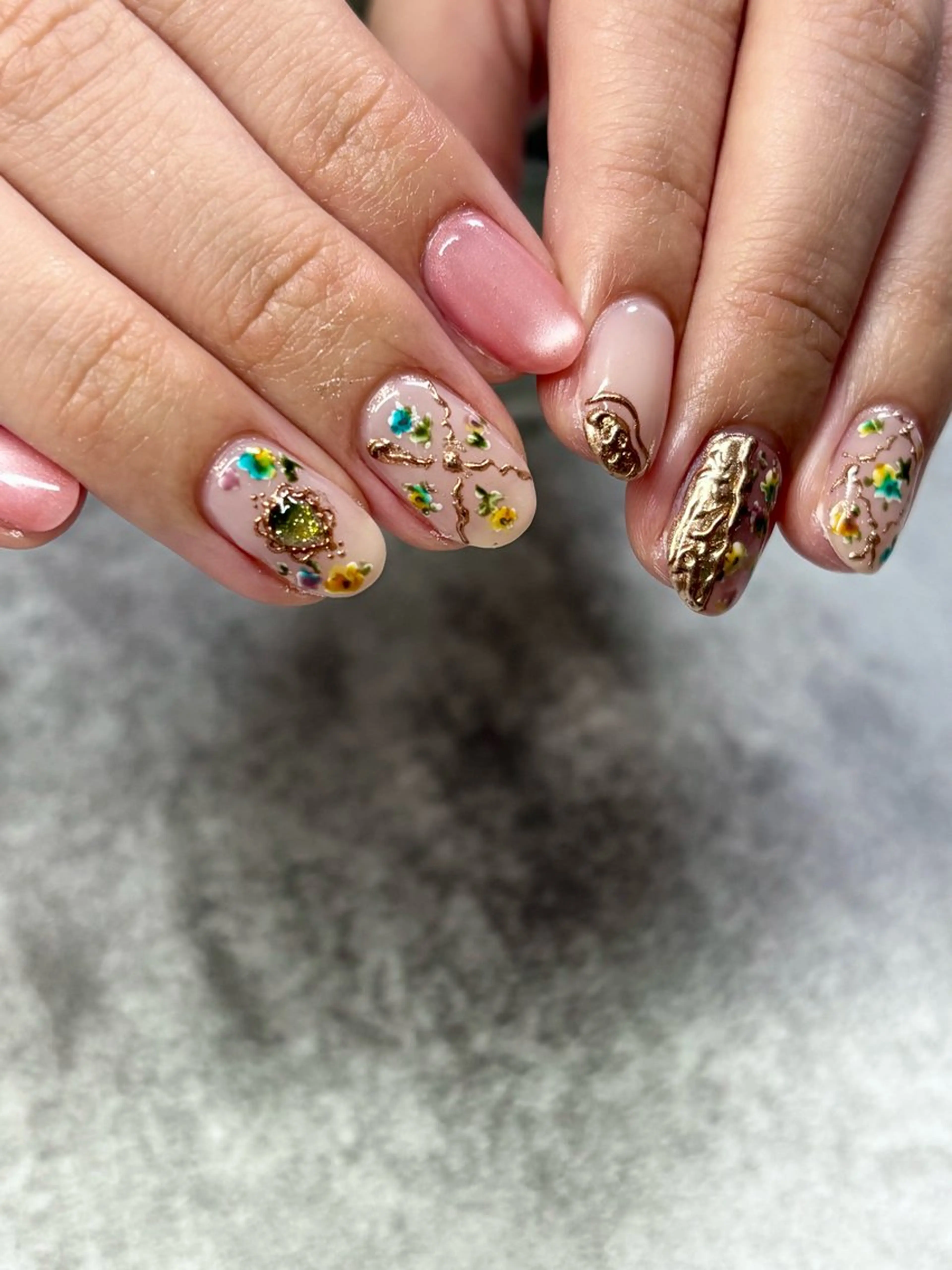 ネイル ハンドネイル FIORITURA Maikoのネイルデザイン