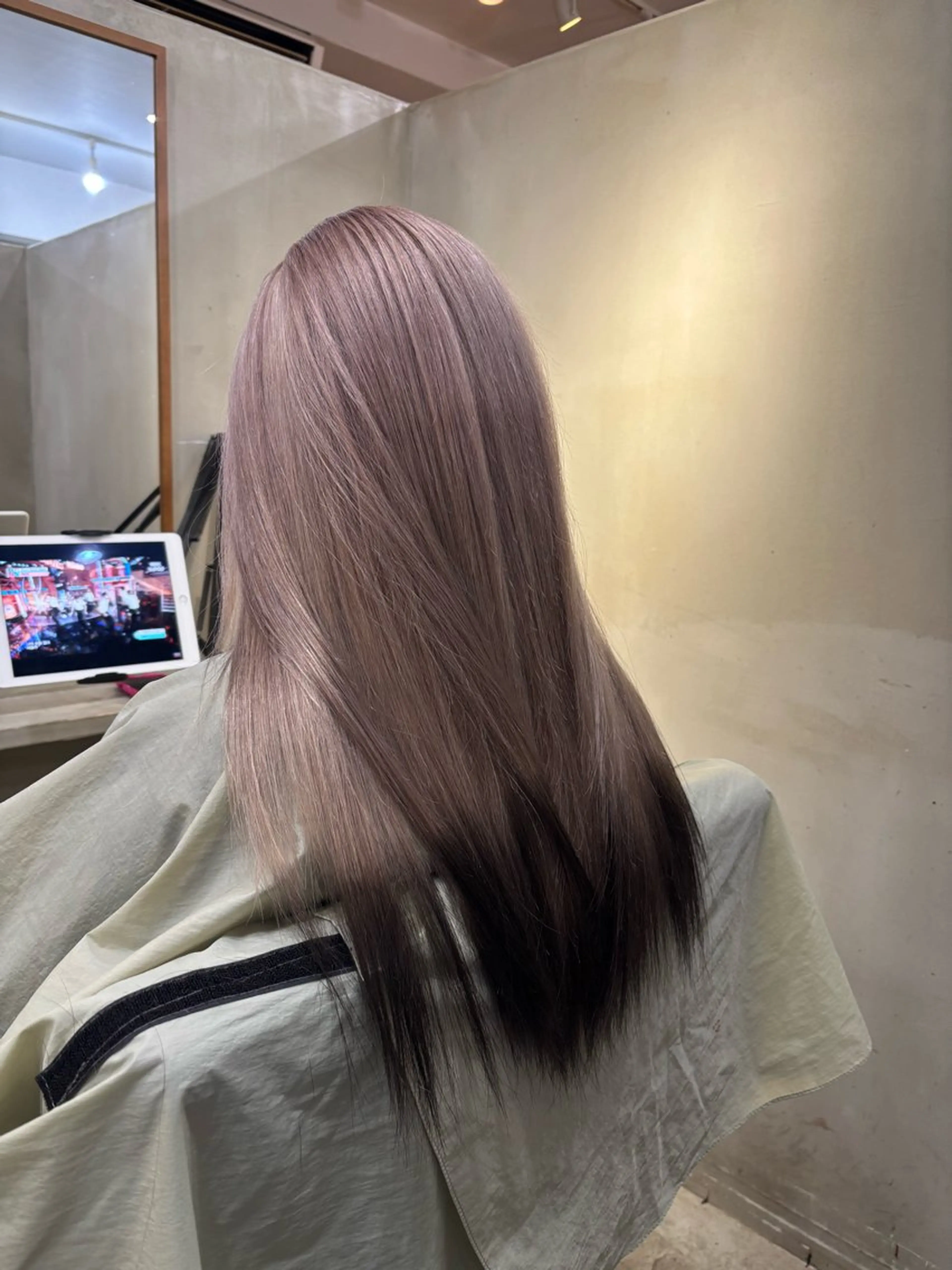 セミロング カラー ベージュカラー ブラウンカラー ミルクティーベージュ ヘアカラー VOYAGE所属・中園 康のヘアスタイル