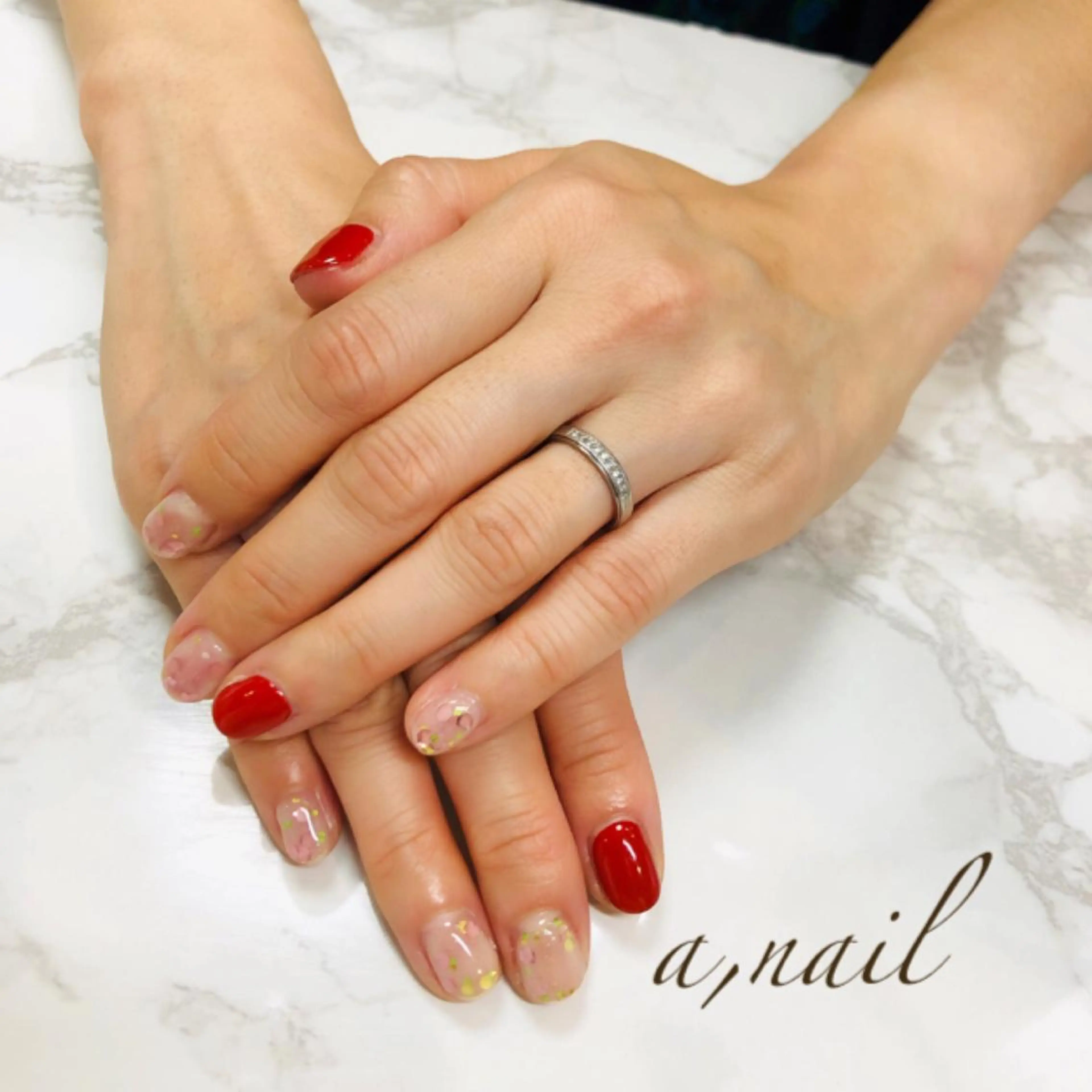 ネイル フットネイル ラメ(グリッター) ニュアンスネイル オフィスネイル ワンカラーネイル ハンドネイル ネイルサロン エーネイルのネイルデザイン