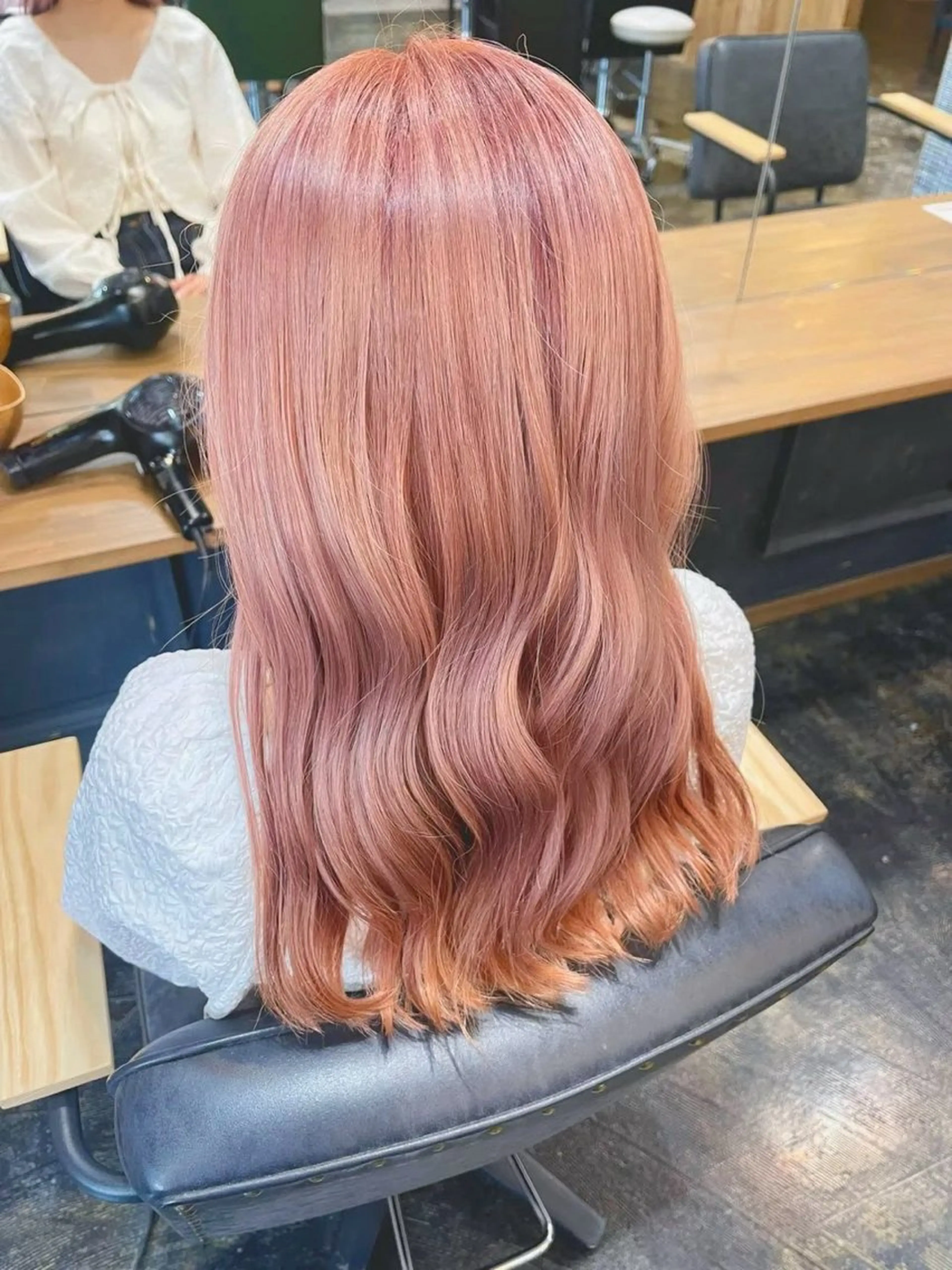 ロング Colore（コローレ）所属・顔タイプ/ダブルカラ ー/りりかのヘアスタイル