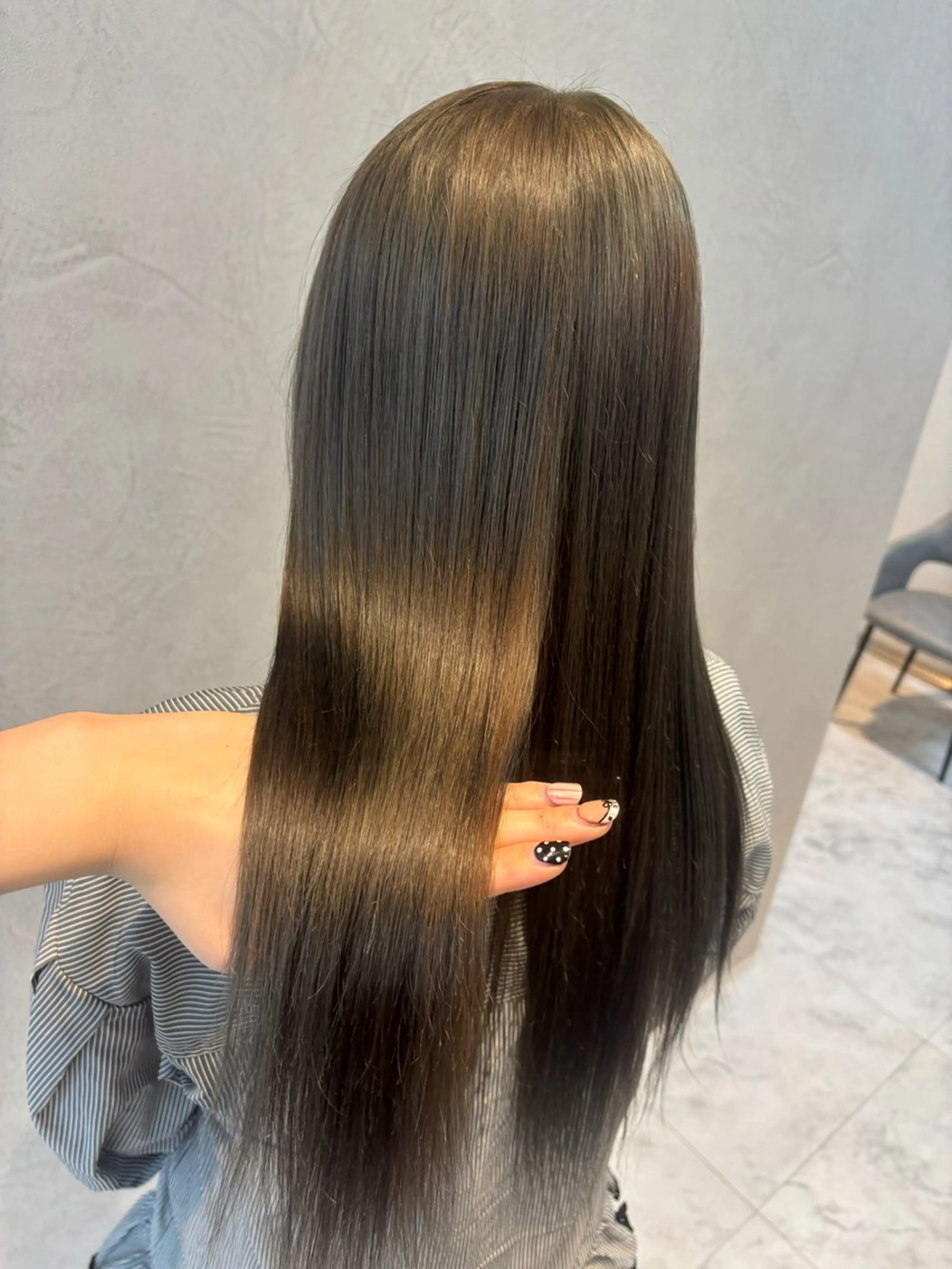 ロング カラー ベージュカラー ブリーチ オリーブベージュ 🎀asumi/大宮 /モデル様募集中🎀のヘアスタイル