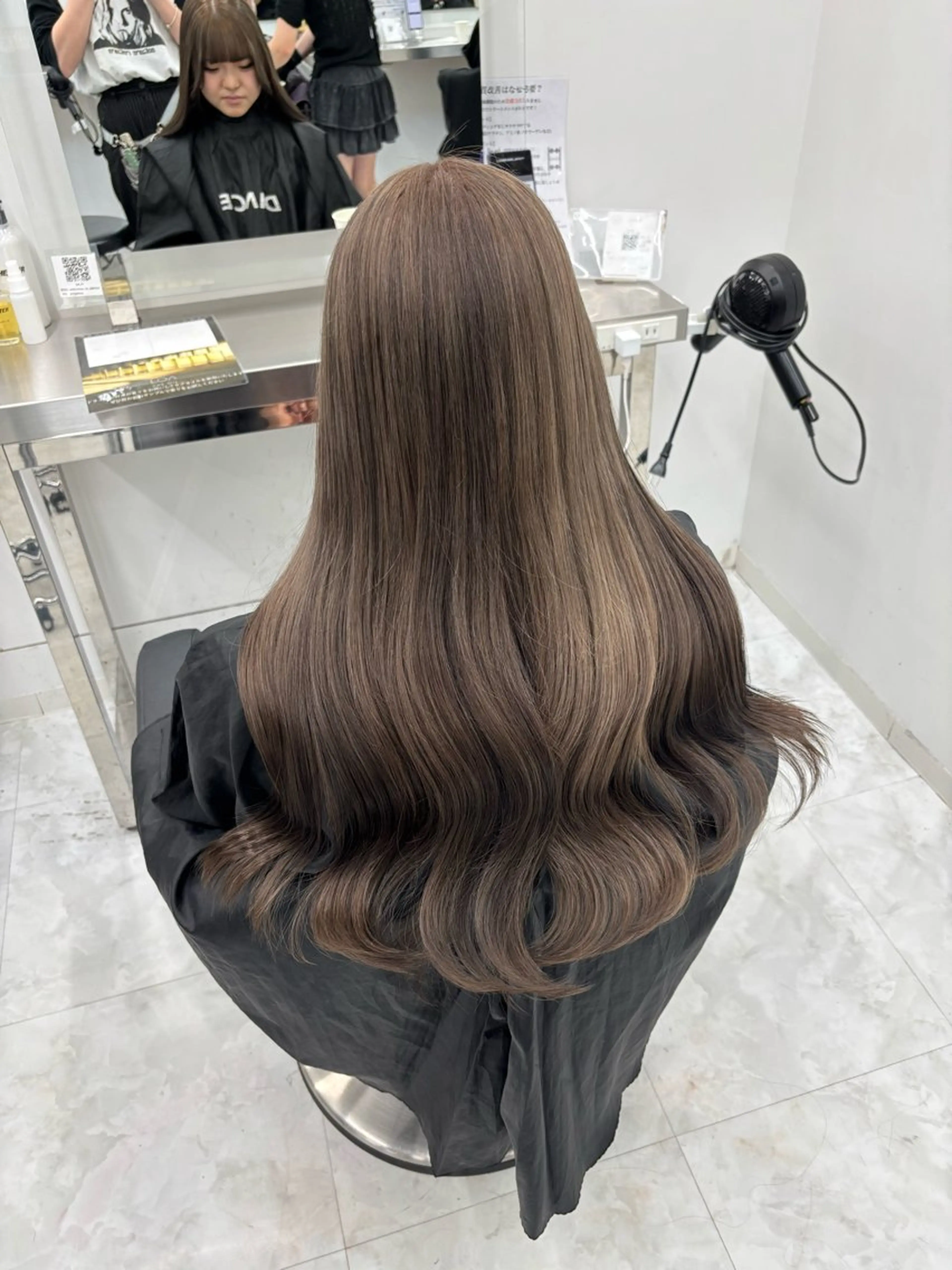 カラー ヘアカラー トリートメント Wカラー/暖色/べ ージュりく©︎🐝のヘアスタイル