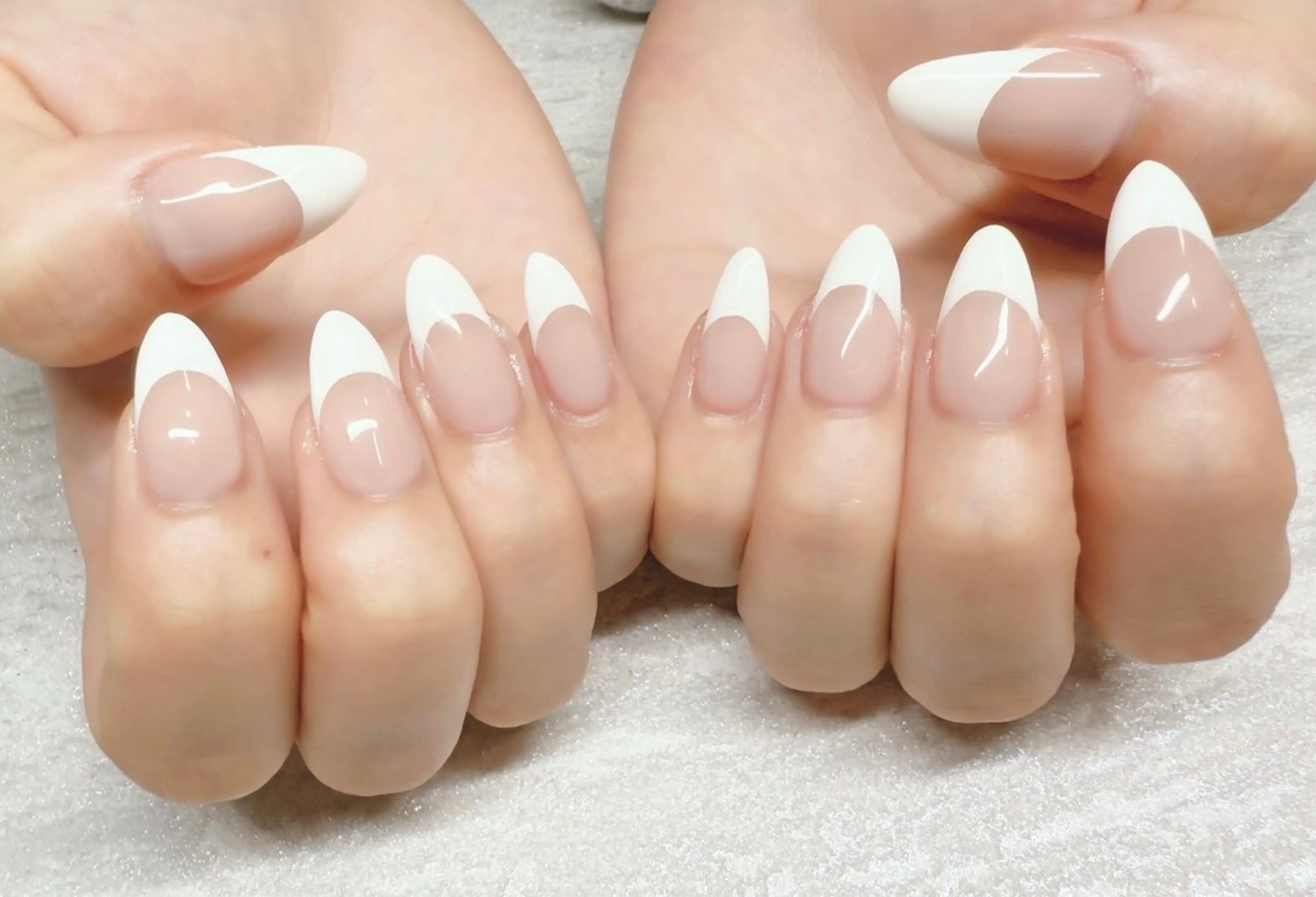 🎀《Hand》フレンチネイル☆ジェルオフありの写真