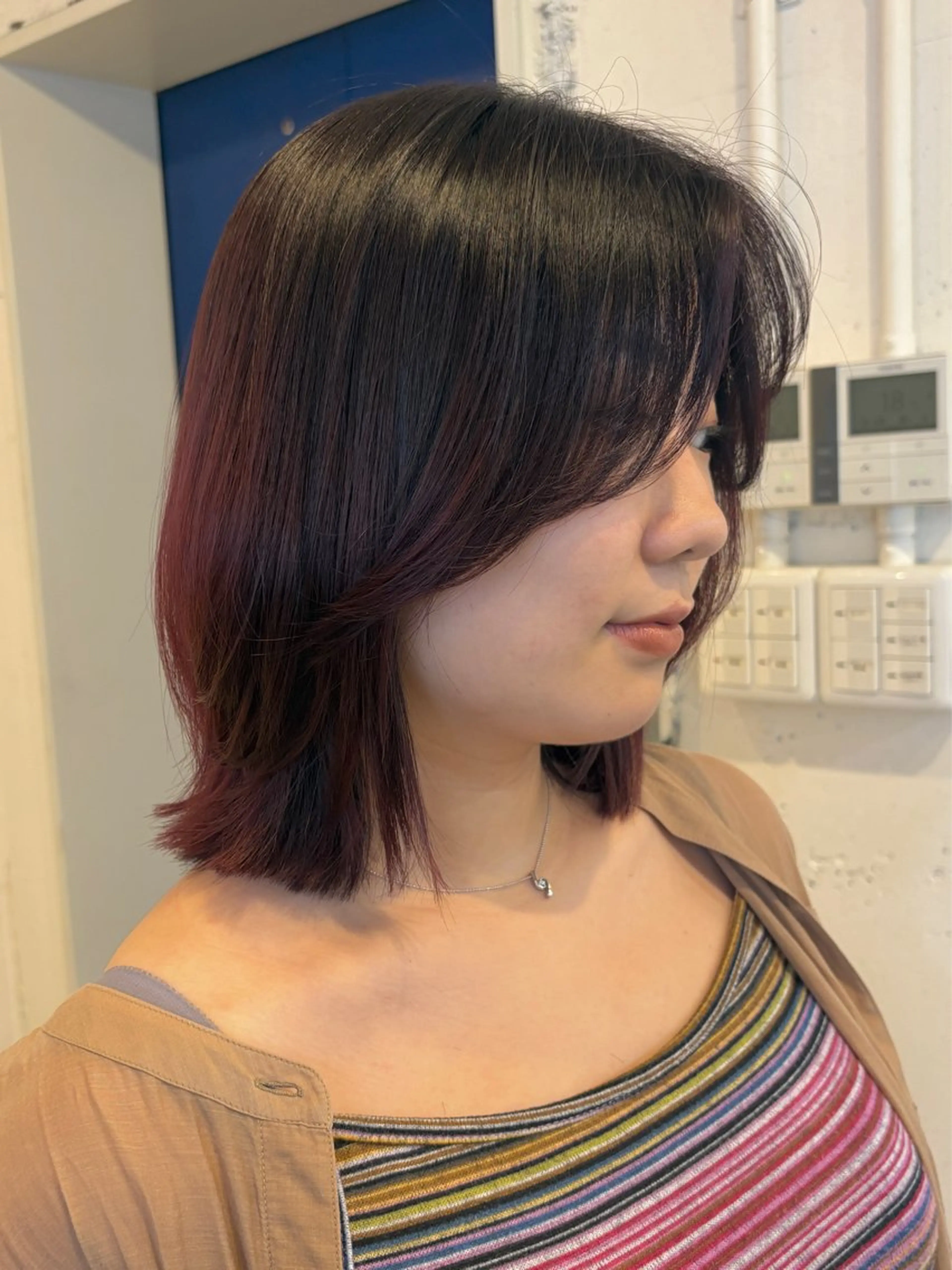ミディアム カラー カット ヘアカラー トリートメント RIN／韓国ヘア レイヤーカットのヘアスタイル