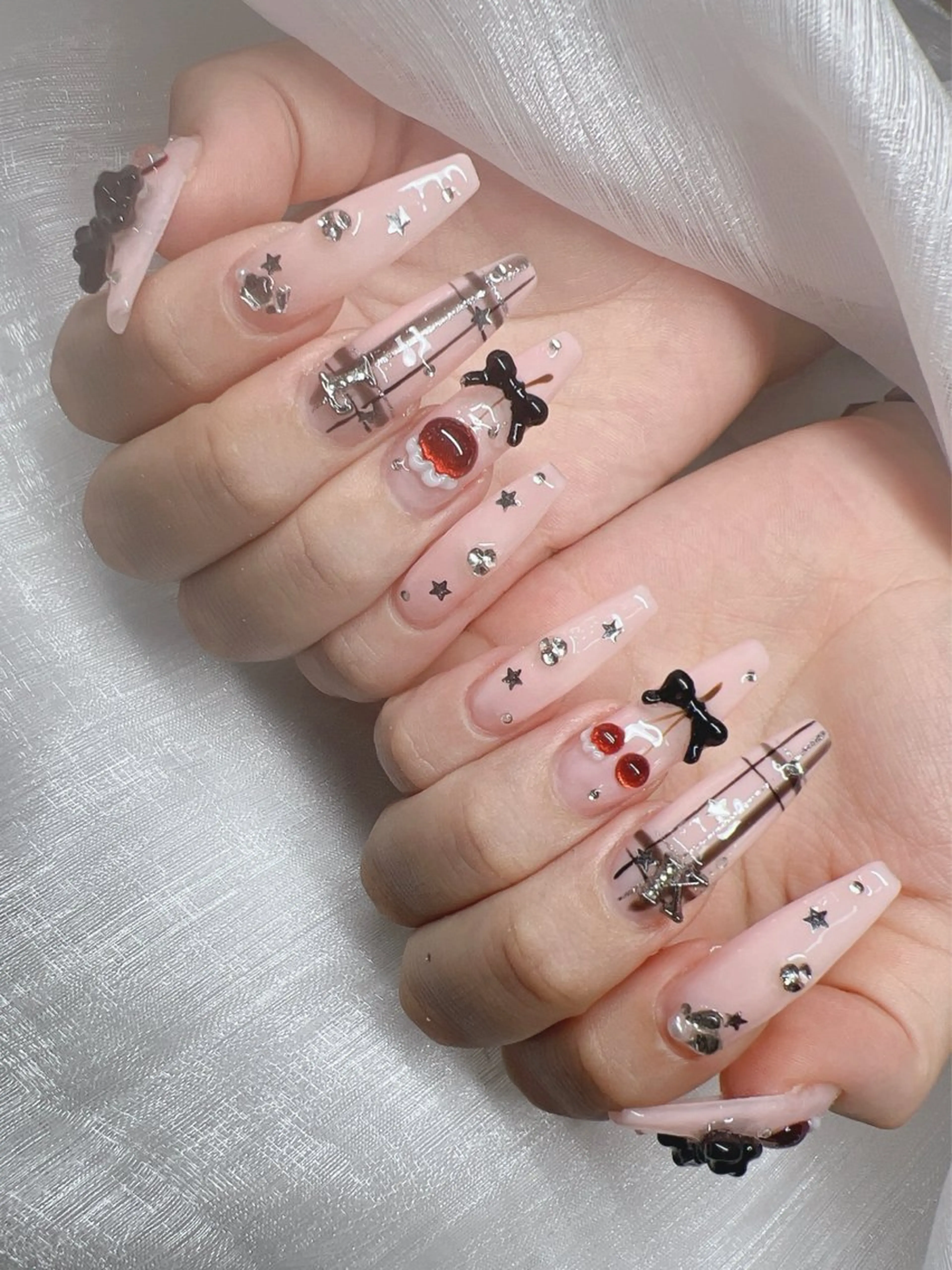 ネイル 長さ出し グラデーション キラキラネイル マグネットネイル ニュアンスネイル Lee Nails チップ長さだし専門店のネイルデザイン