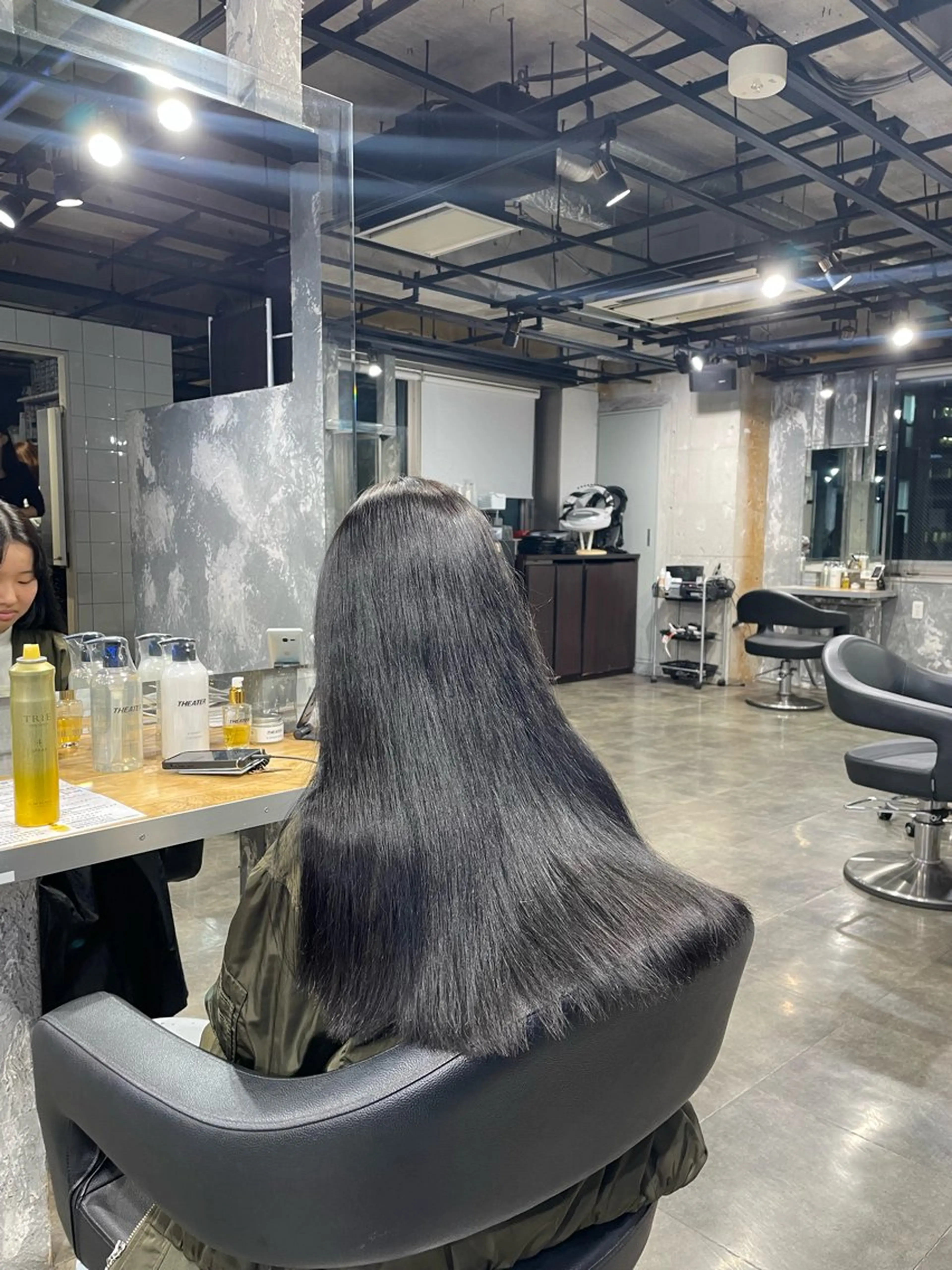 【🏹期間限定🏹】さら艶ストレートを叶える縮毛矯正➕髪質改善トリートメント➕韓国トレンドのレイヤーカット➕炭酸スパ🏹の写真