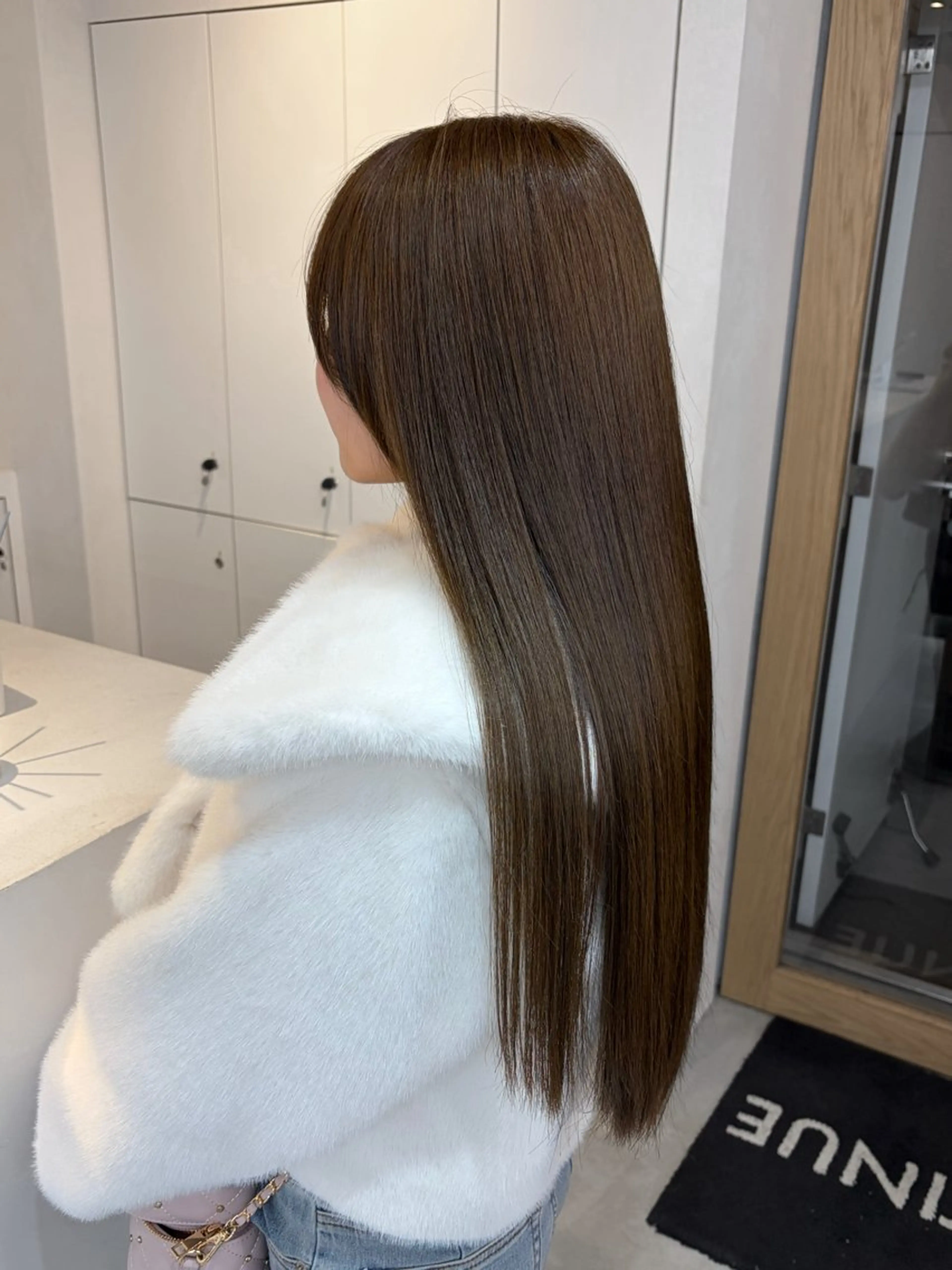 ロング カラー ヘアアレンジ ヘアカラー トリートメント ヘアセット 透け感ベージュ🤎 韓国ヘアtakutoのヘアスタイル