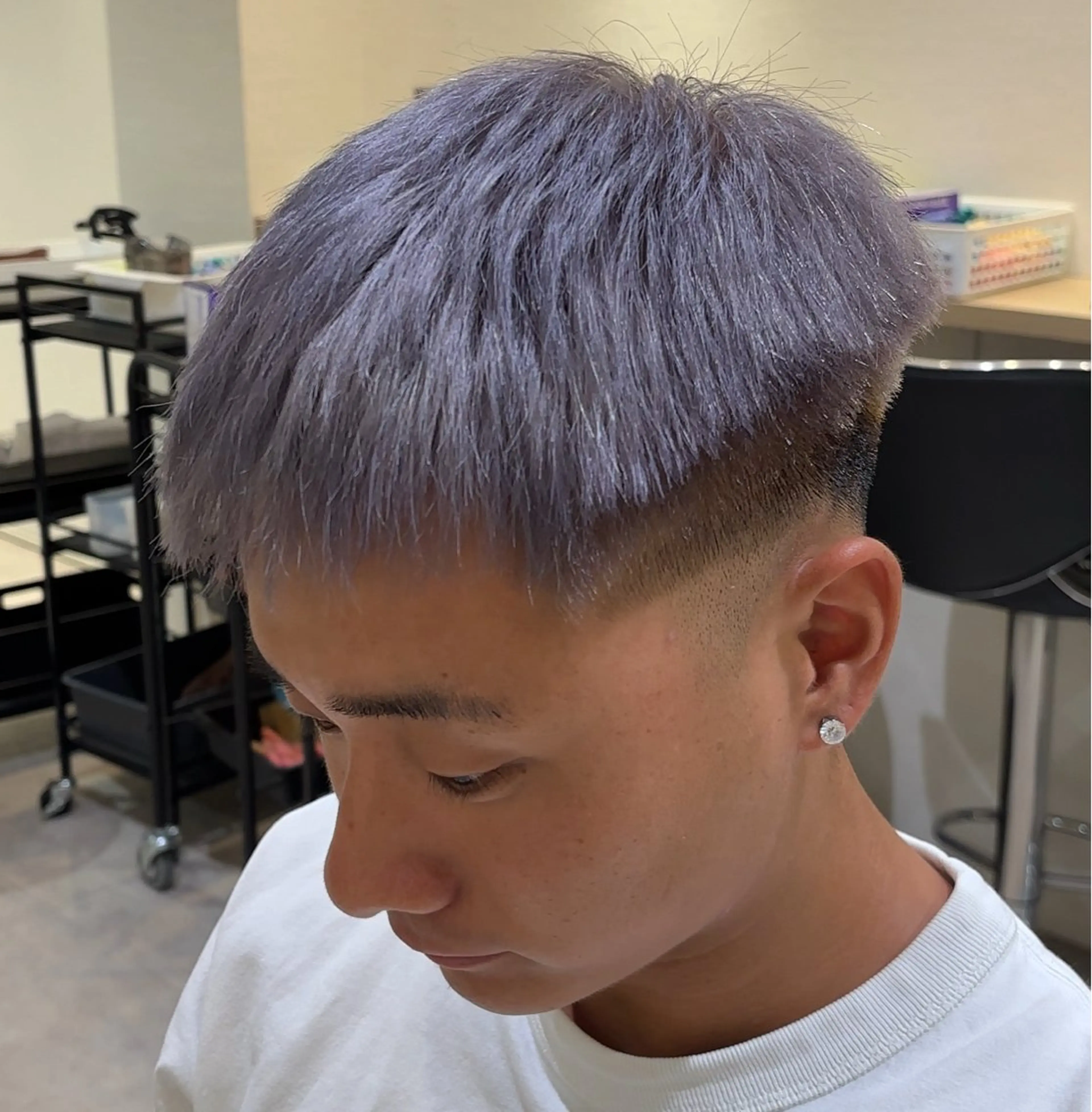 カラー メンズ メンズハイトーン ハイトーンカラー シルバー AI TOKYO　men's横浜所属・メンズパーマ美容師 りゅうせいのヘアスタイル