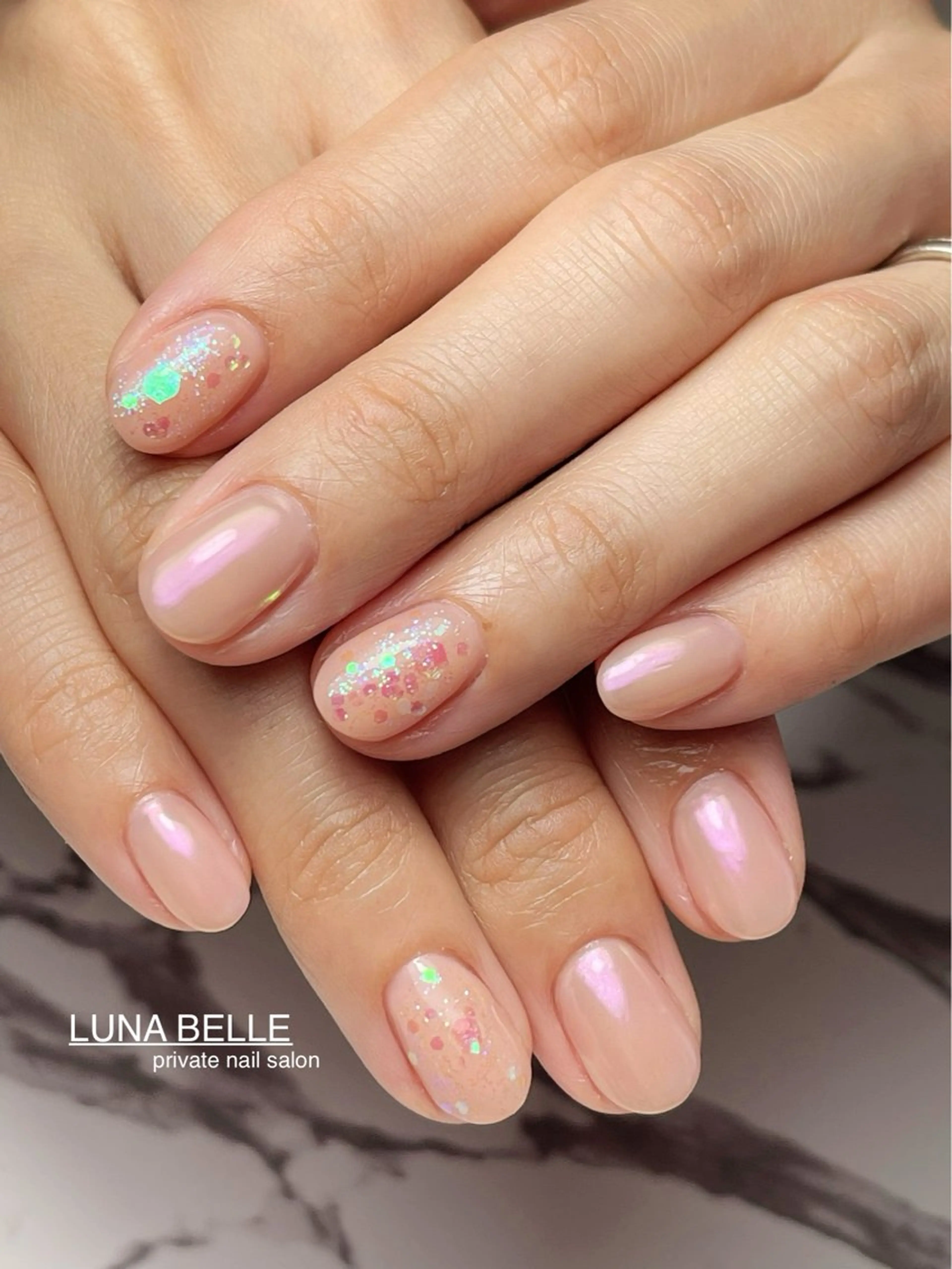 ネイル オーロラネイル ワンカラーネイル フットネイル LUNA BELLEのネイルデザイン