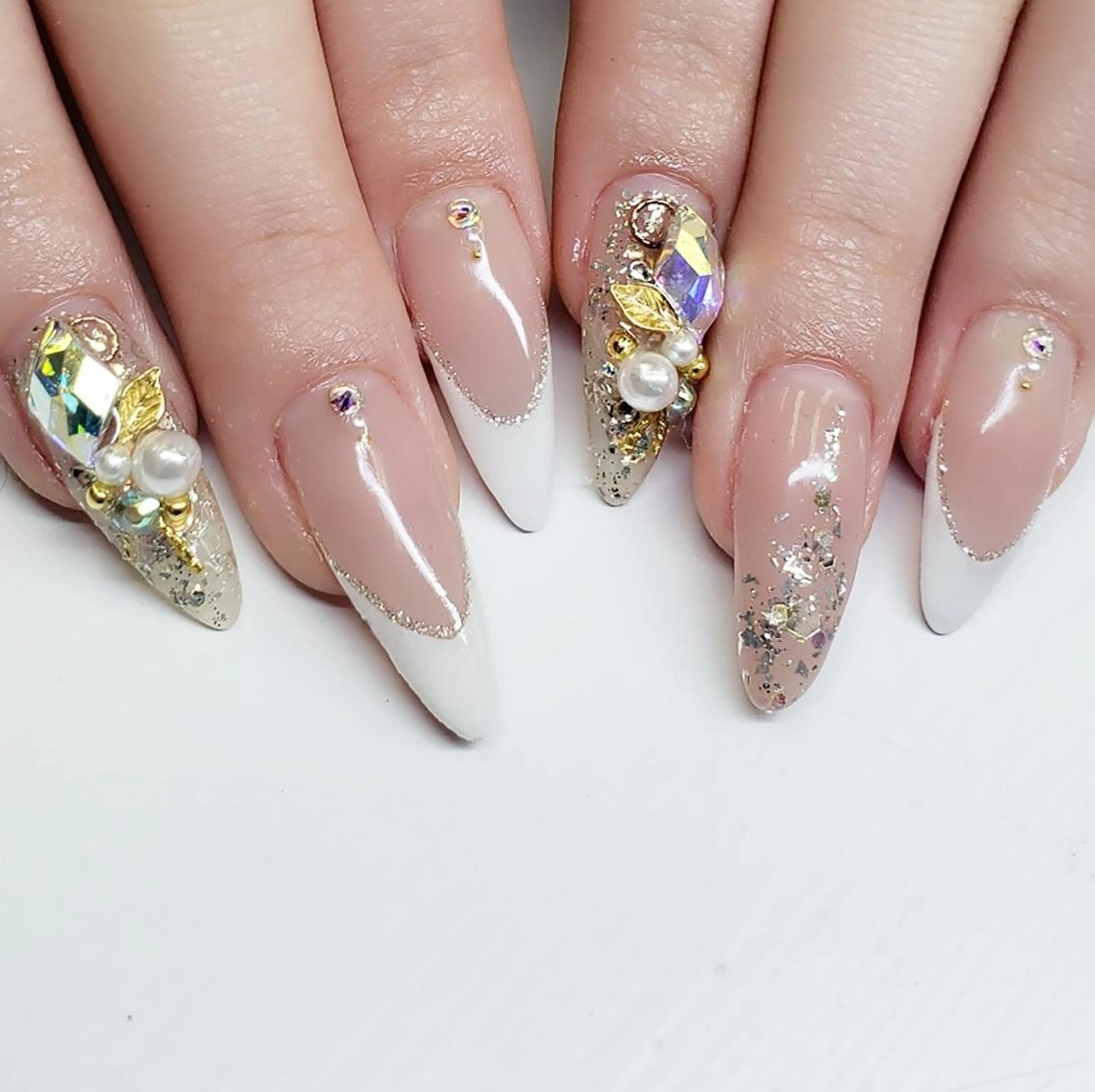 ネイル ストーンネイル クロキ 。のネイルデザイン