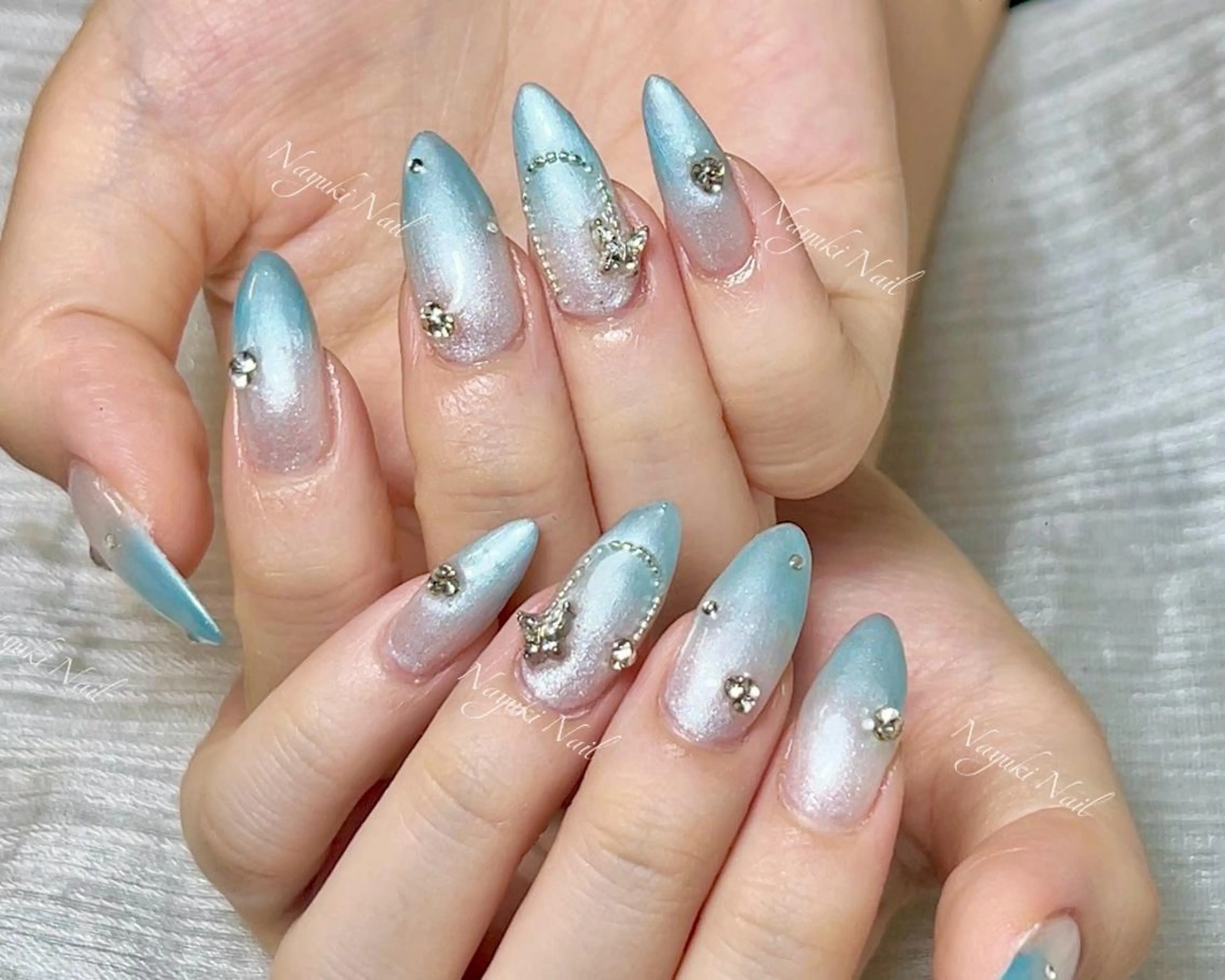 ネイル 🦋 Queenieのネイルデザイン