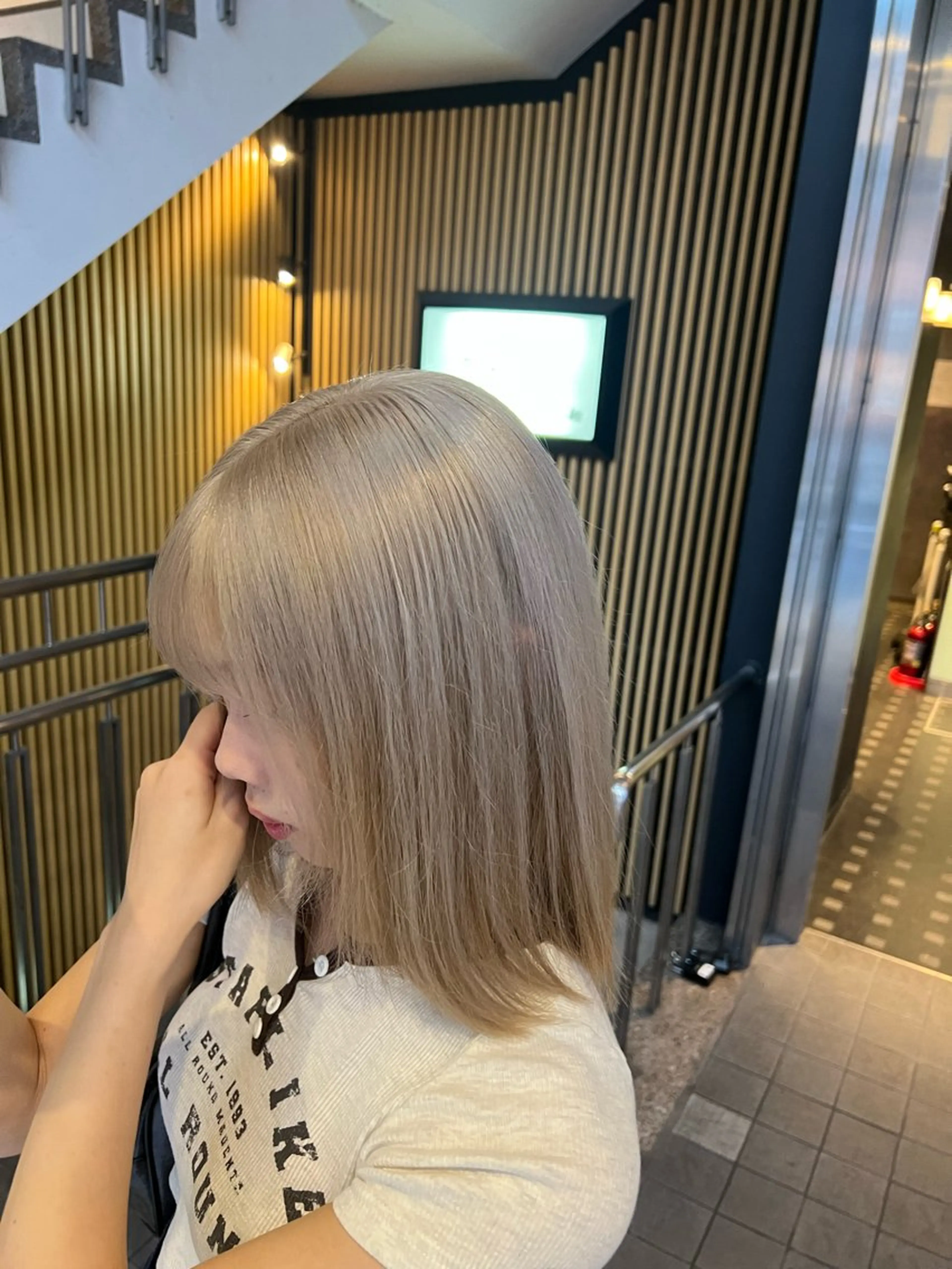 ミディアム カラー ヘアカラー ハイトーンカラー 坂本 翼のヘアスタイル