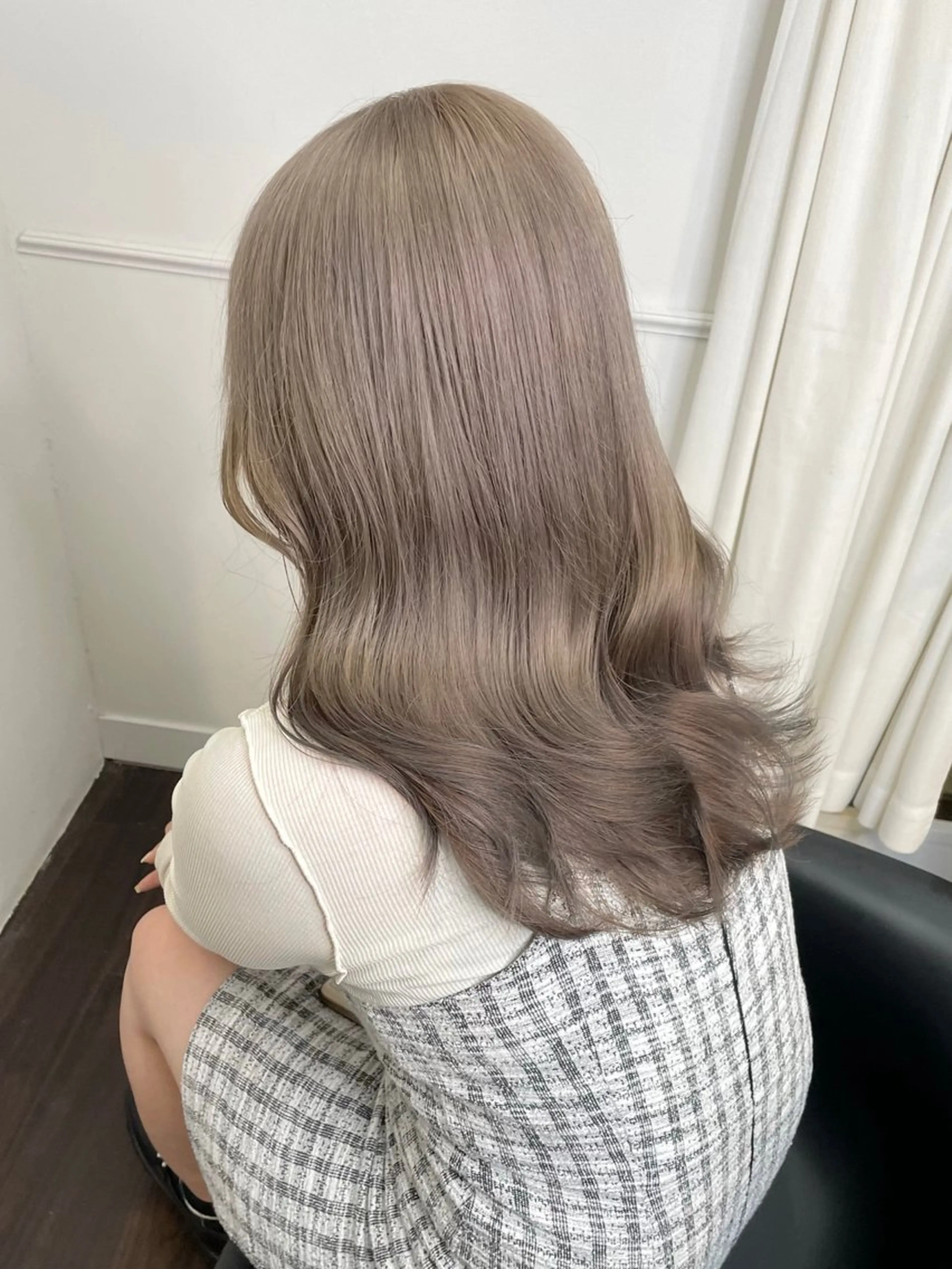 ロング カラー ヘアアレンジ ベージュカラー ブリーチ ブロンド ブロンドベージュ ダブルカラー カット ヘアカラー トリートメント maoブリーチ無し 似合わせカラーのヘアスタイル