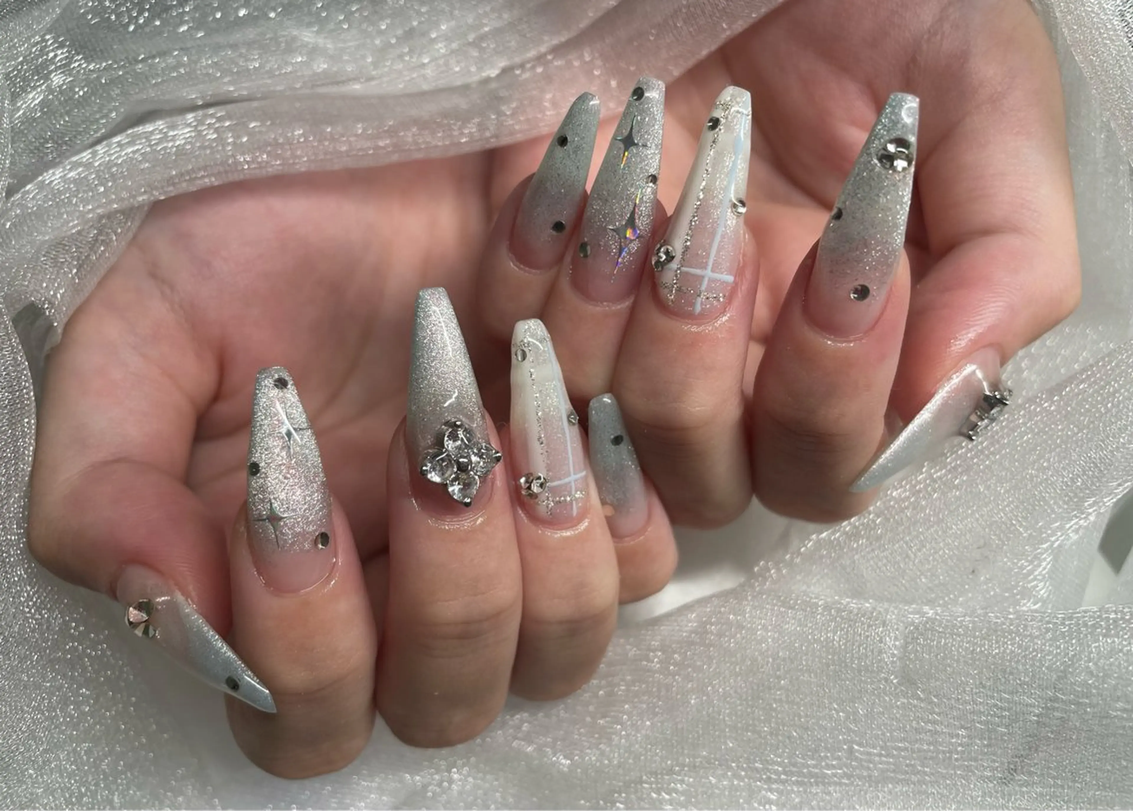 ネイル ハンドネイル Roi〈ロワ〉 Minakoのネイルデザイン