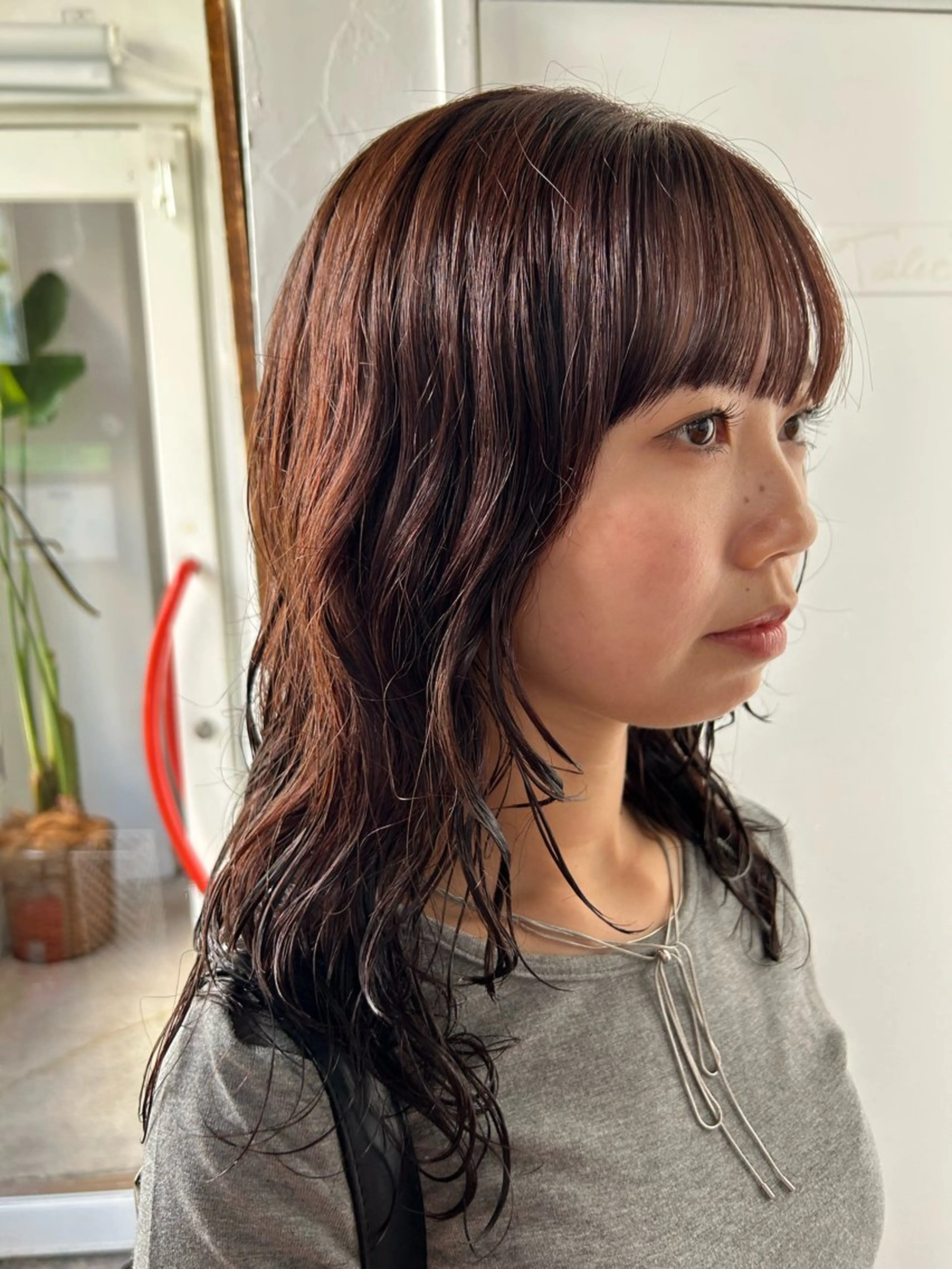 セミロング カラー パーマ セミロングパーマ ブラウンカラー ラベンダーカラー ラベンダーブラウン レイヤーカット カット ヘアカラー パーマ 小川真歩/パーマ /暖色オリーブのヘアスタイル