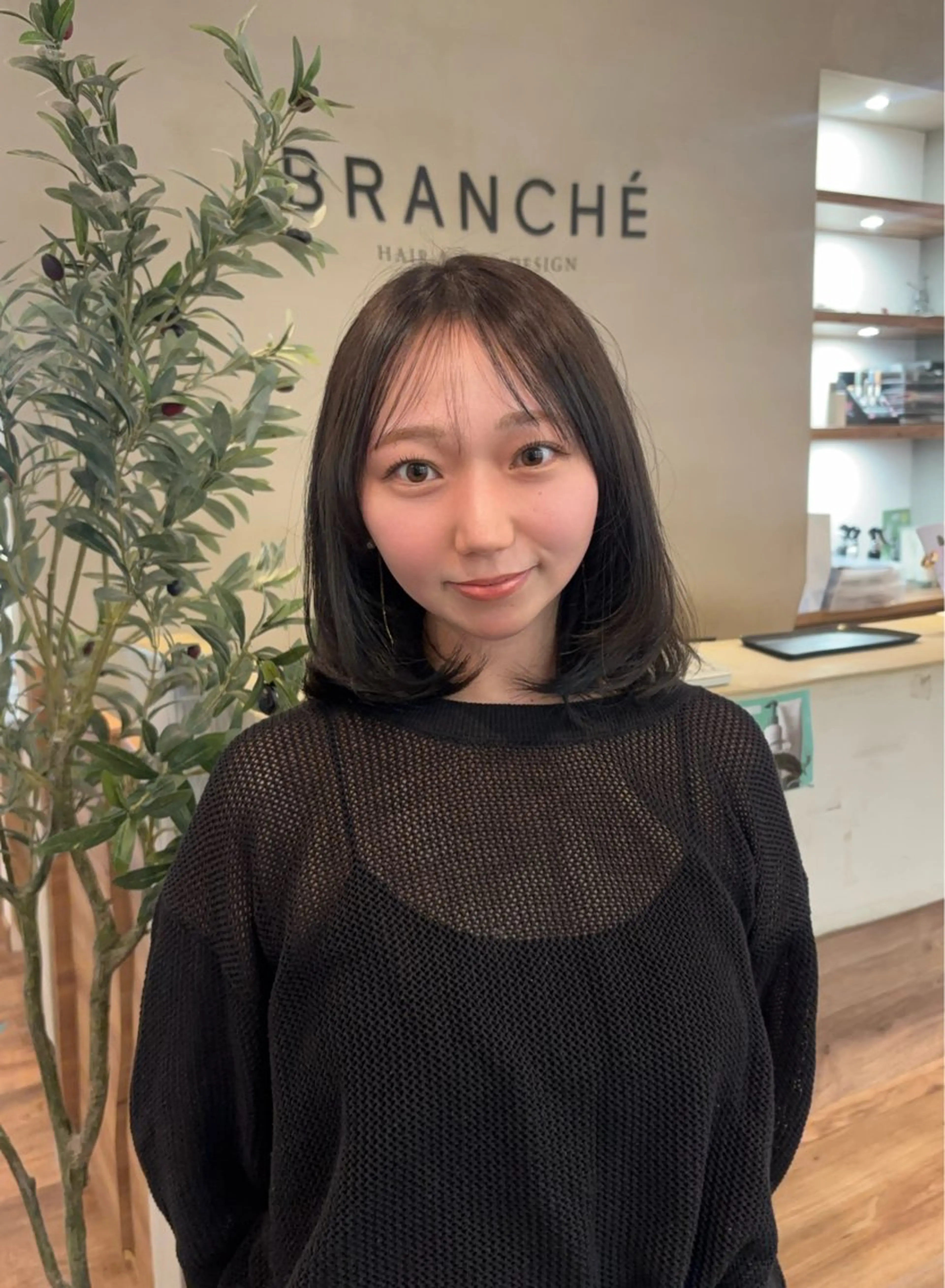 ミディアム カラー ボブ 顔まわりレイヤー 顔周りカット レイヤーカット 髙木琉菜 レイヤー／髪質改善のヘアスタイル