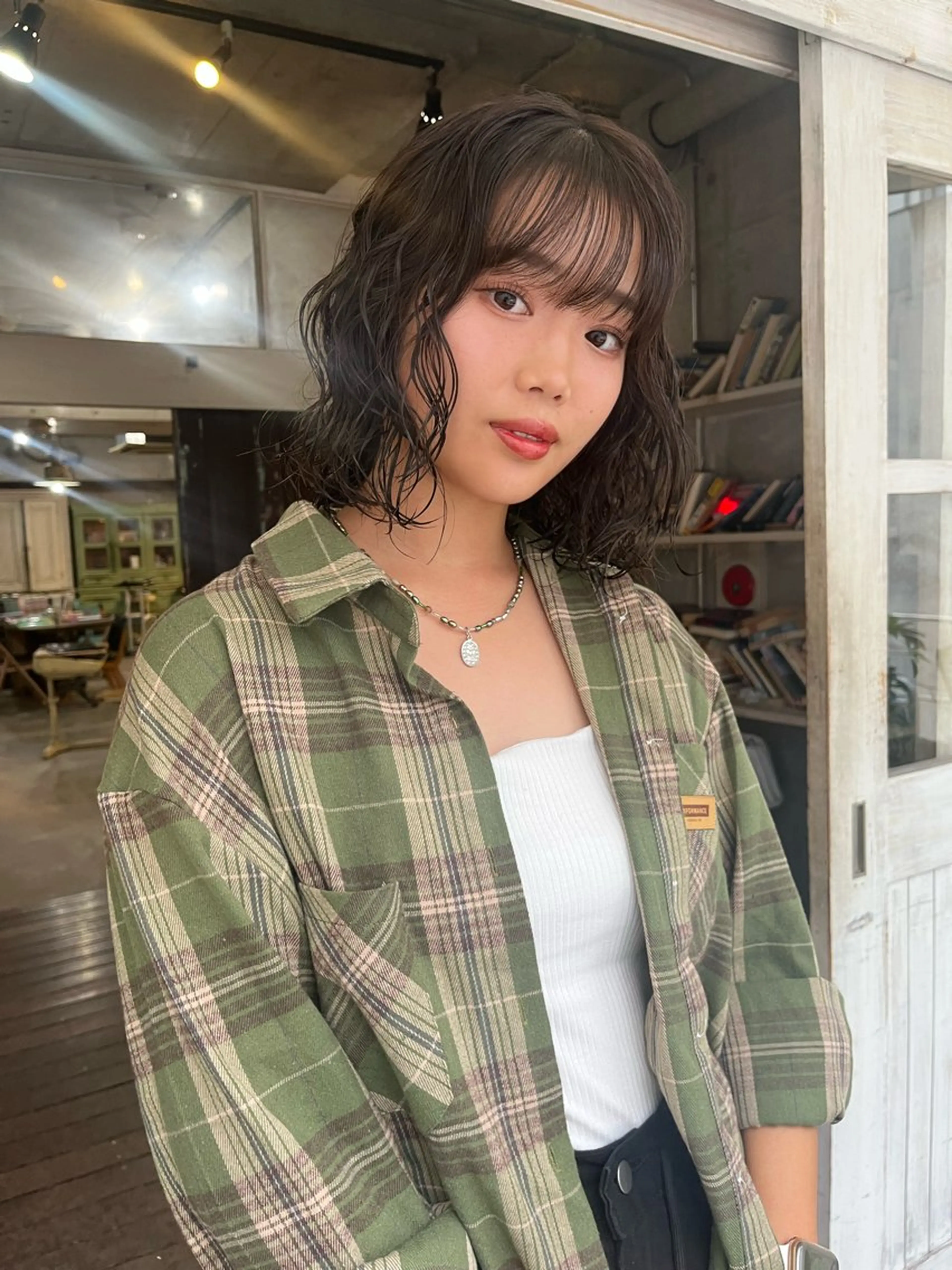 ミディアム カット パーマ トリートメント ハイトーン/顔まわり レイヤー/YUKAのヘアスタイル