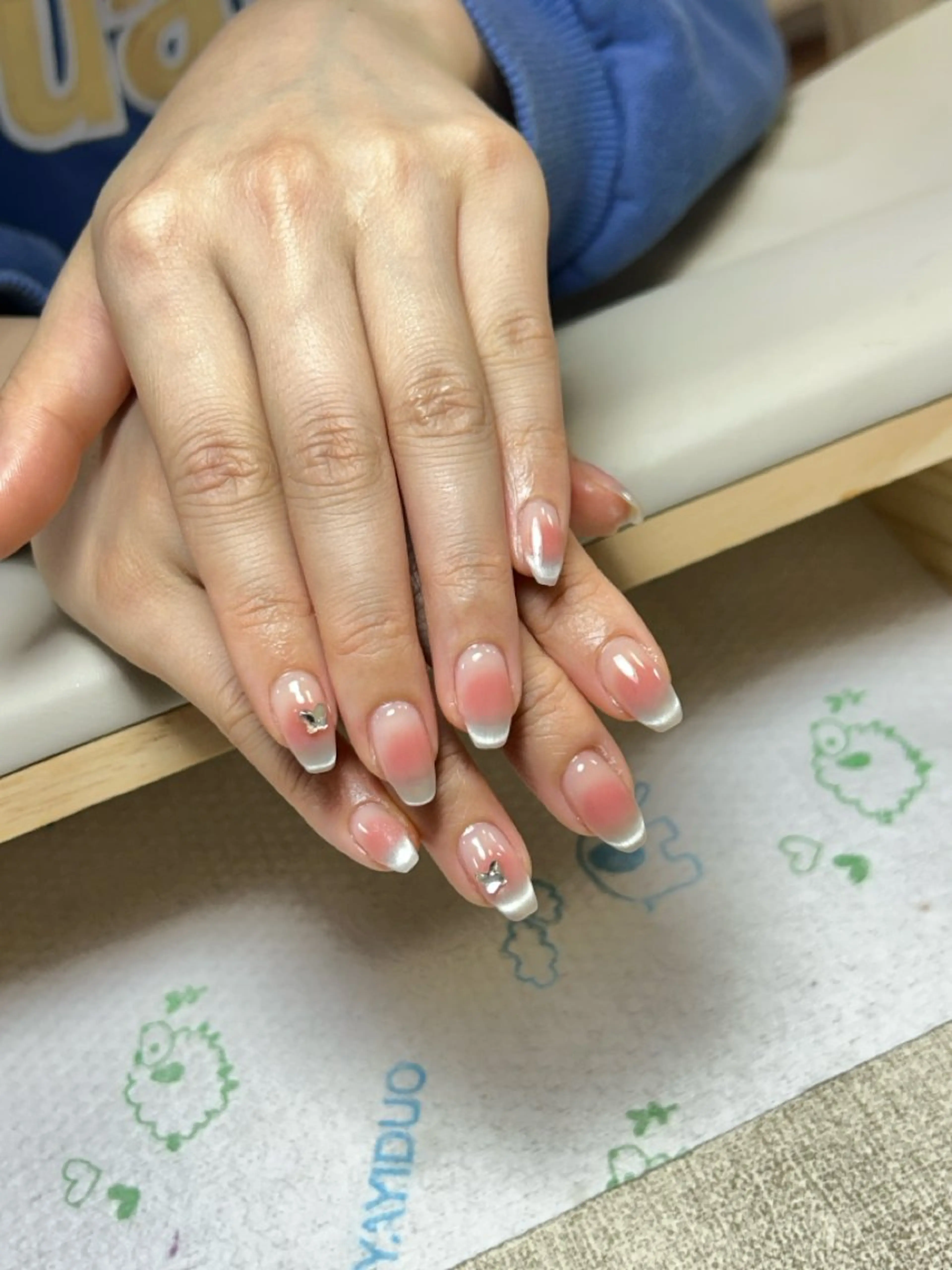 ネイル アートネイル チークネイル 長さ出し フレンチネイル ジェルネイル ハンドネイル 🦋new Nail🦋ニノのネイルデザイン