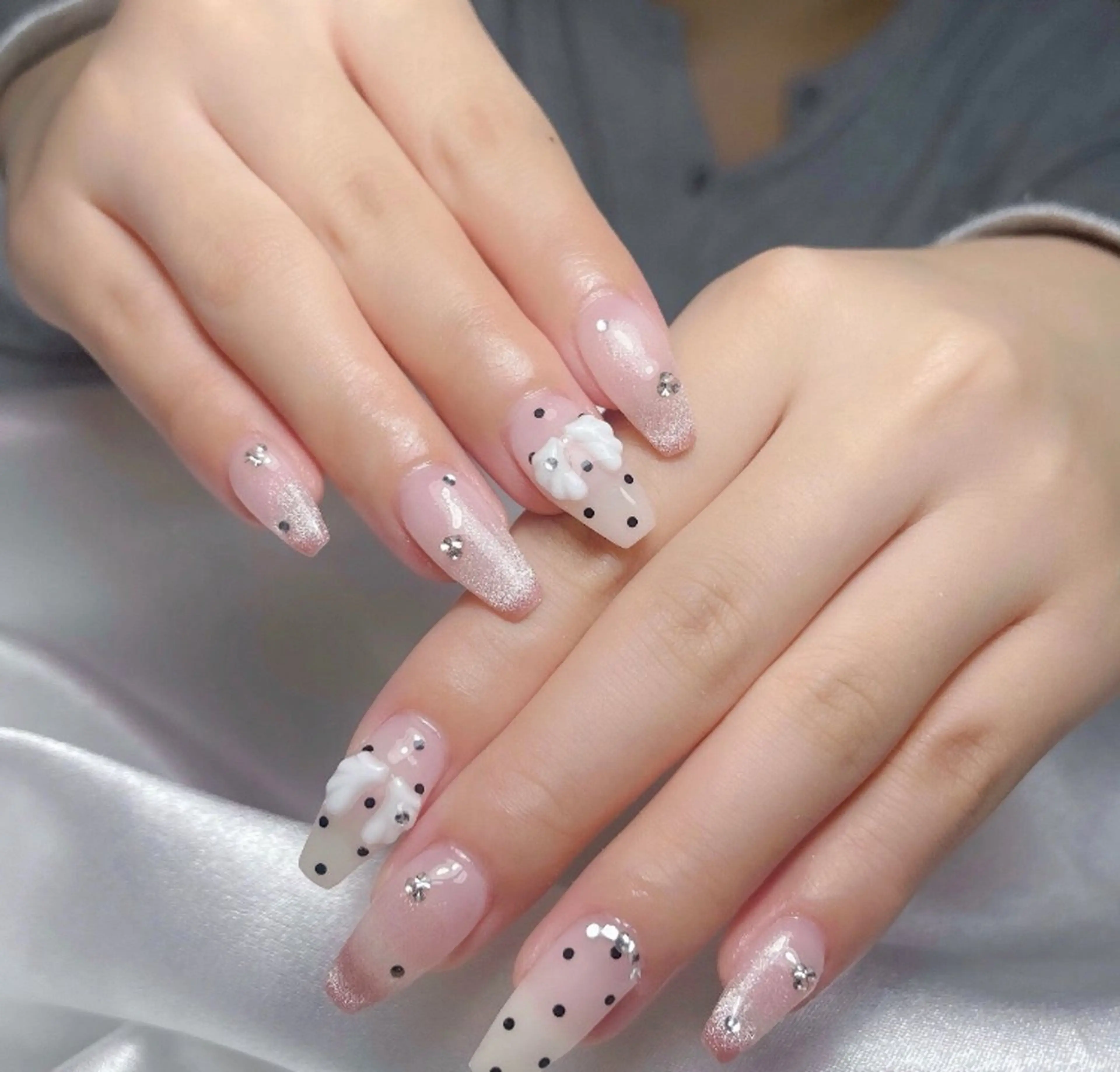 ネイル 長さ出し フレンチネイル 韓国ネイル レース マグネットネイル ハンドネイル 波 なみのネイルデザイン