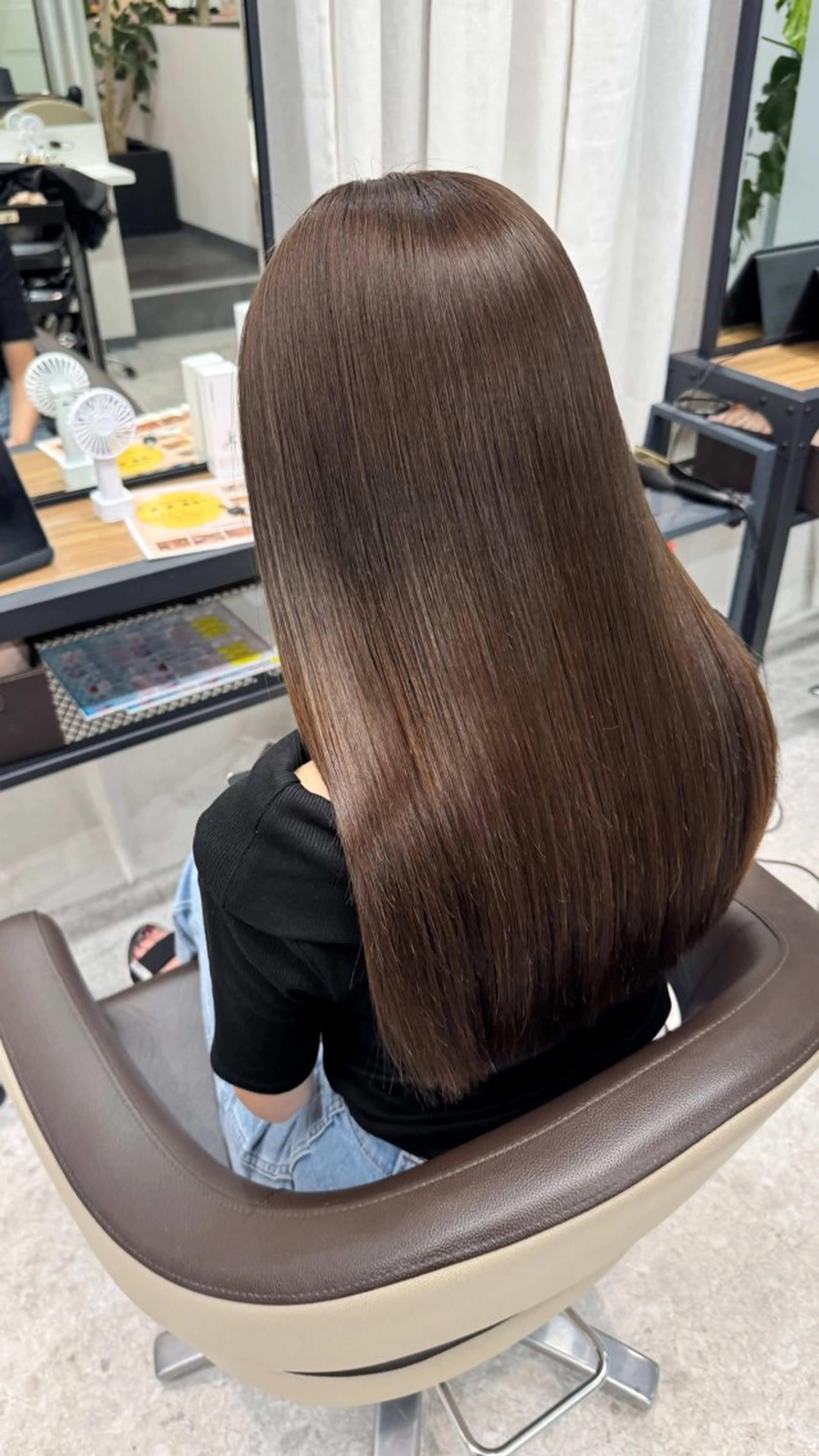 ロング 酸性ストレート 江尻 雅のヘアスタイル