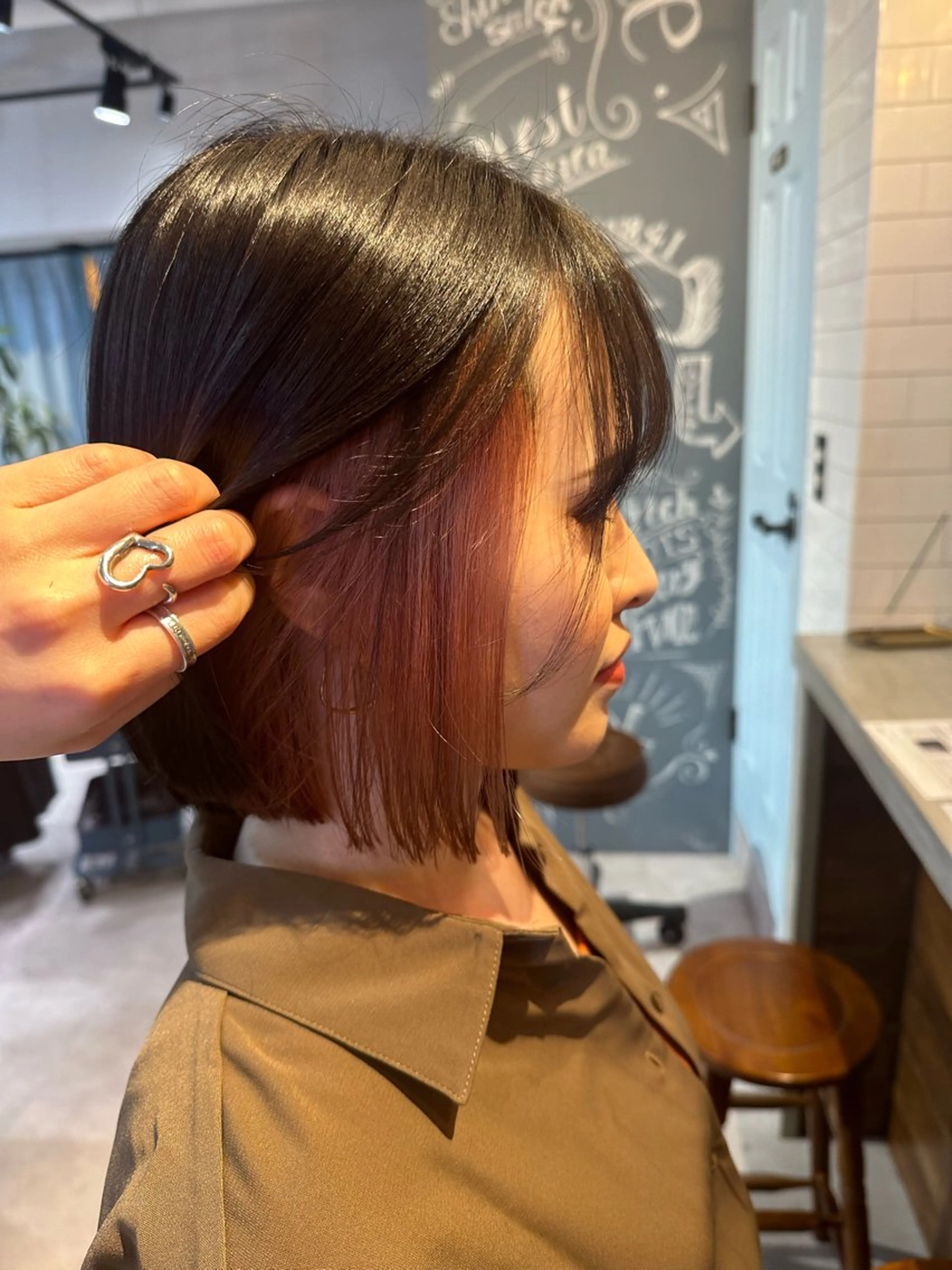 ミディアム カラー インナーカラー レッドカラー ヘアカラー トリートメント 七井 香奈 (なないかな)のヘアスタイル