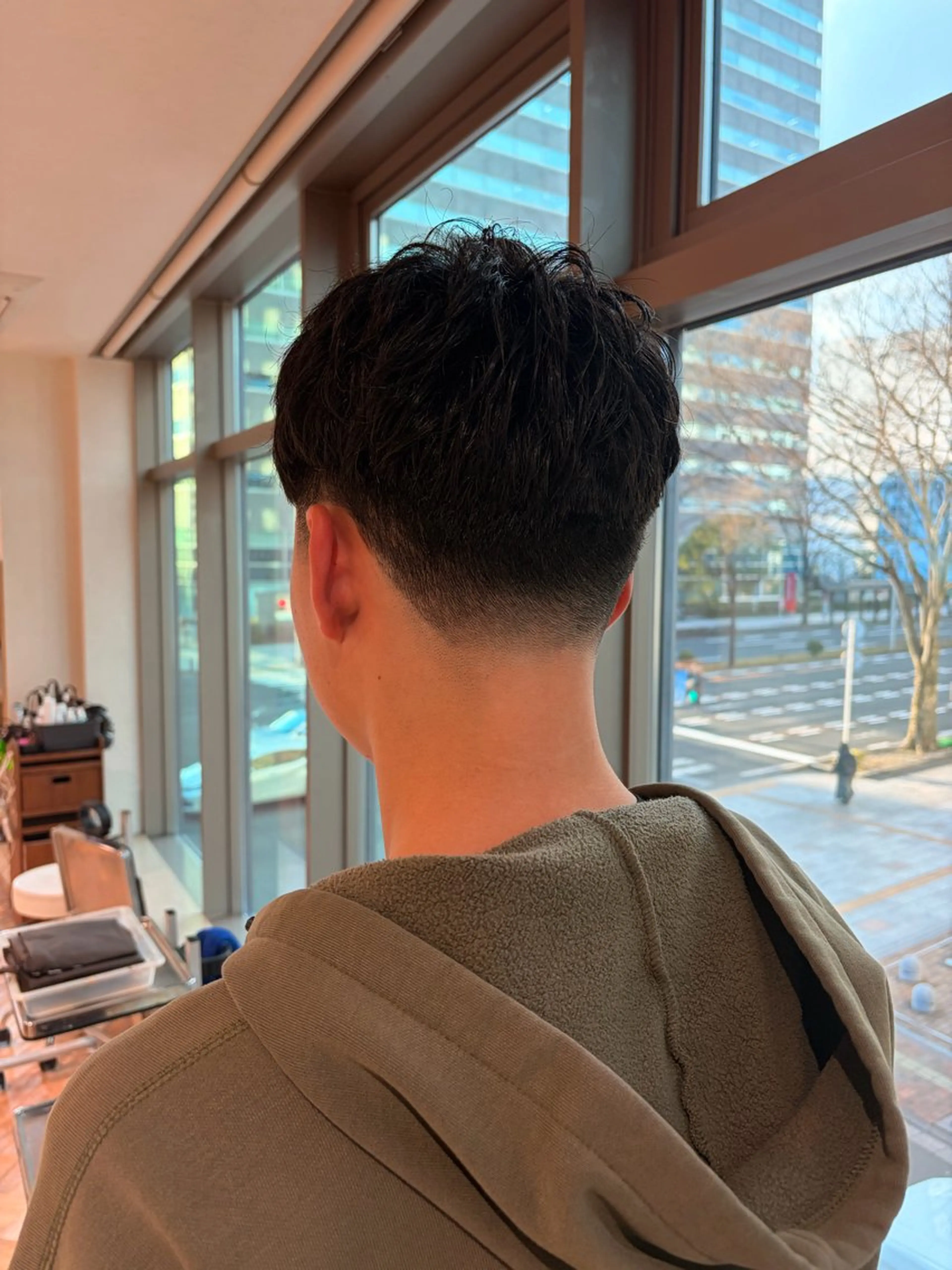 メンズ センターパート フェードカット メンズパーマ 刈り上げ カット Yamada Ami🪐のヘアスタイル