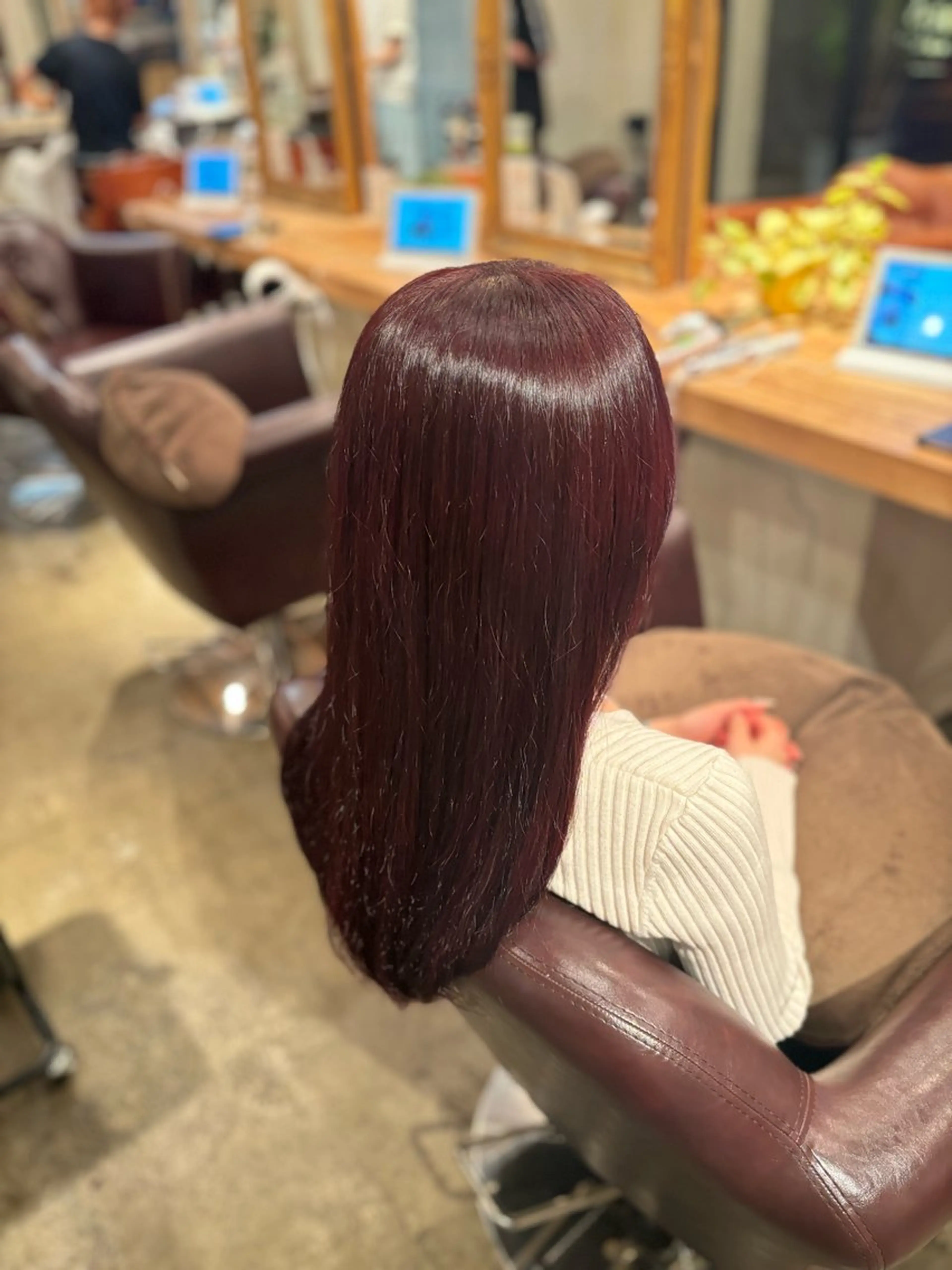 ロング カラー ブリーチ ブリーチなしカラー レッドカラー 髪質改善カラー ブラウン🤎YUMEのヘアスタイル