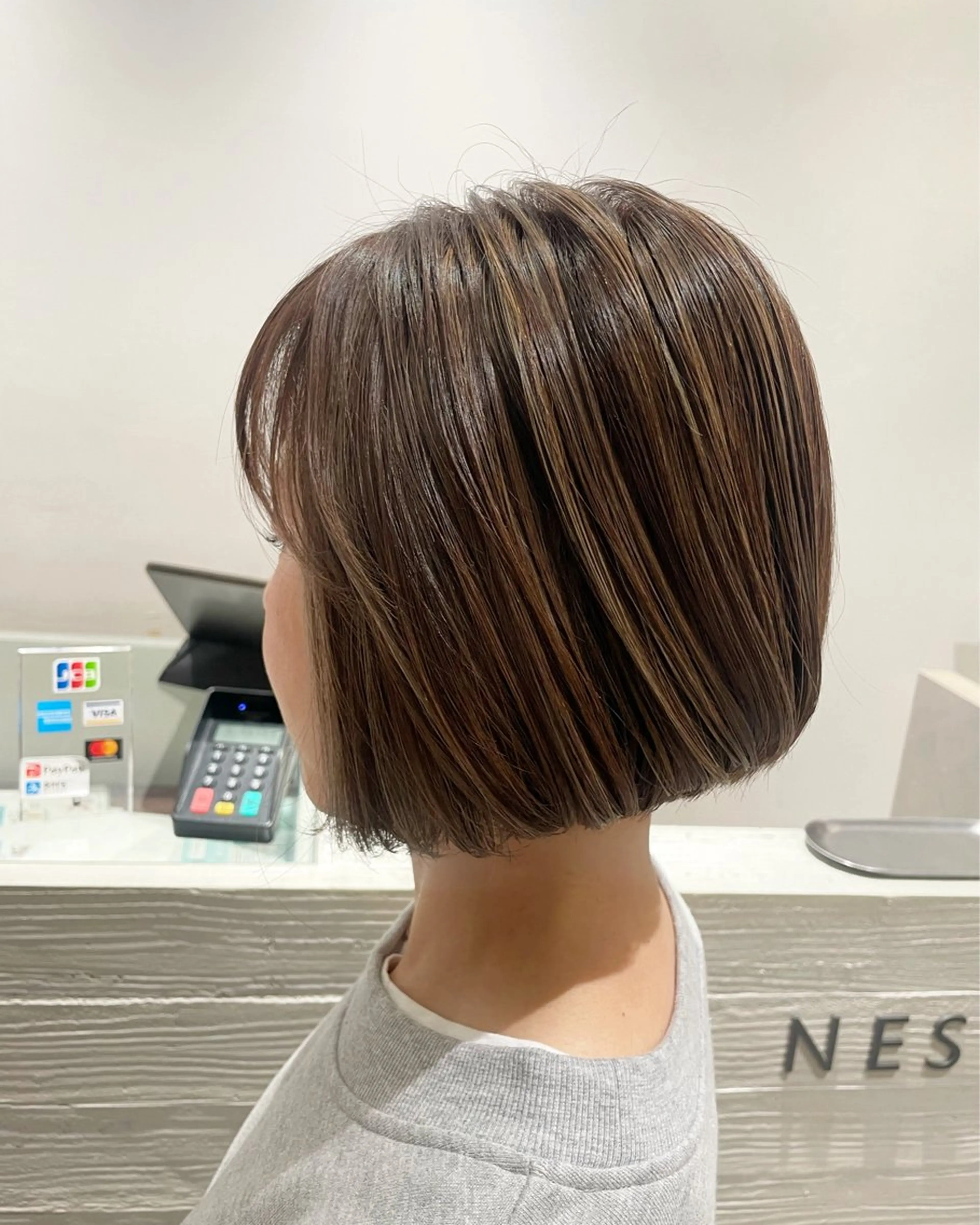 ショート ハイライト NEST by chord （ネストバイコード）所属・🤍関根 朋香🤍のヘアスタイル